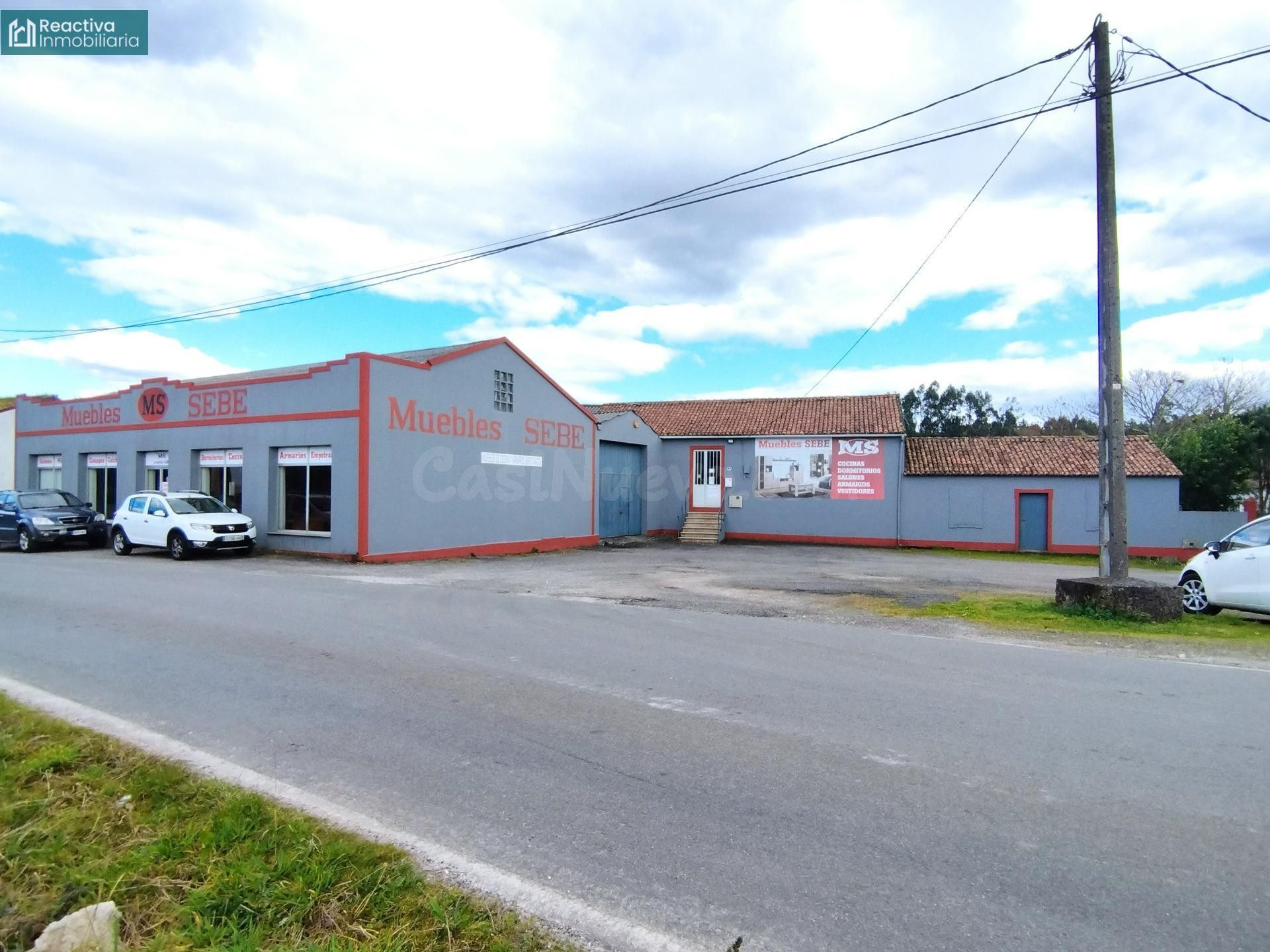 Nave industrial en Bugallido, Ames, con finca.