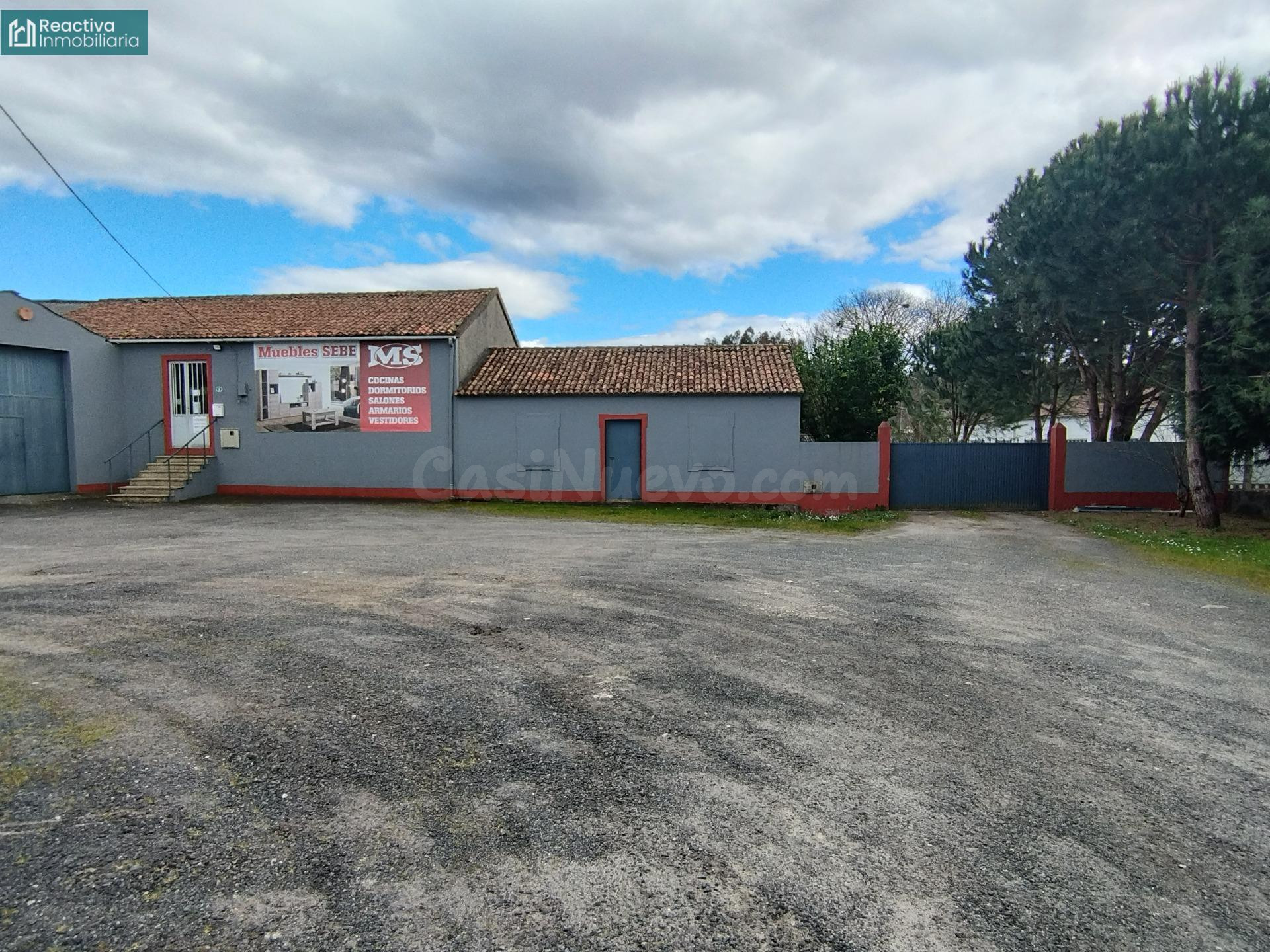 Nave industrial en Bugallido, Ames, con finca. - foto 5