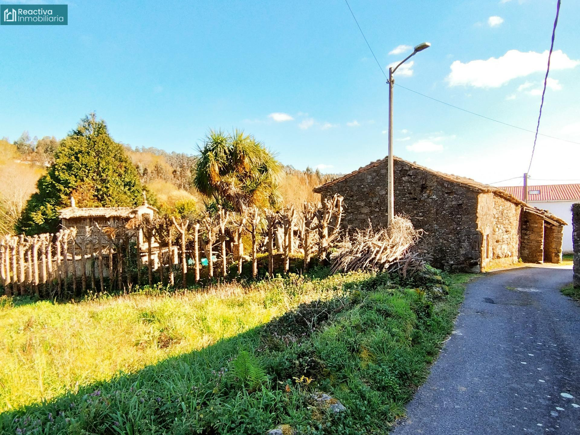 CASA DE PIEDRA en Santiago, para REHABILITAR, con finca de 2.000 m2 - foto 3