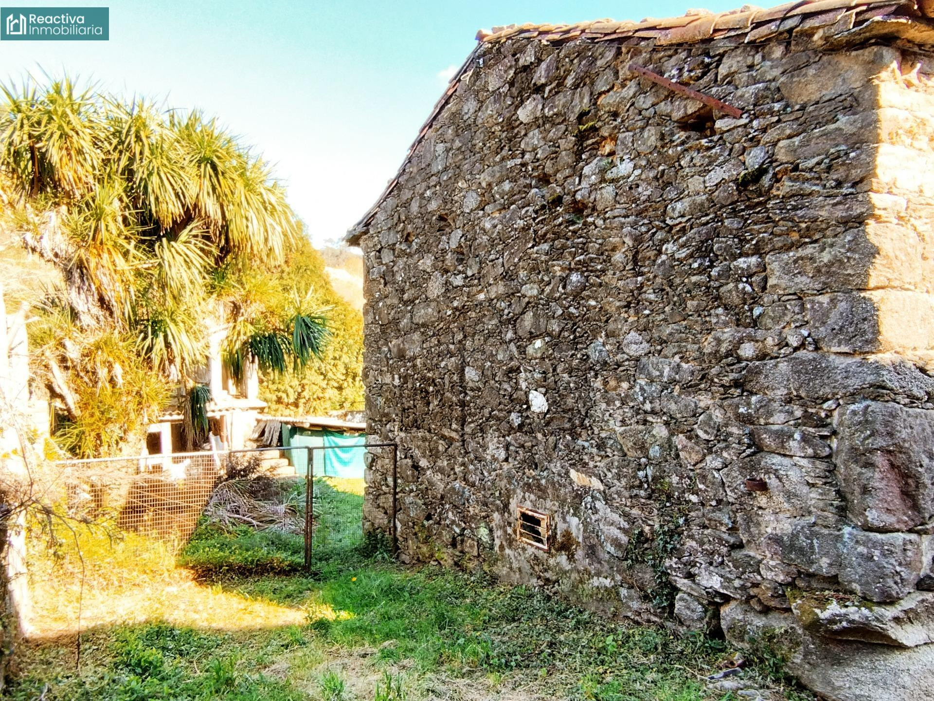 CASA DE PIEDRA en Santiago, para REHABILITAR, con finca de 2.000 m2 - foto 4