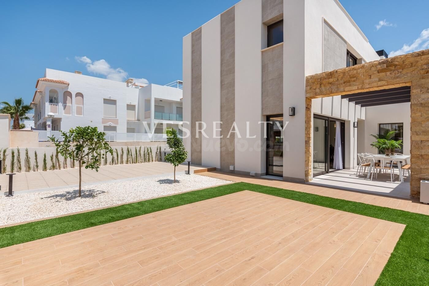 ¡Descubre tu nuevo hogar de lujo en Quesada! - foto 4