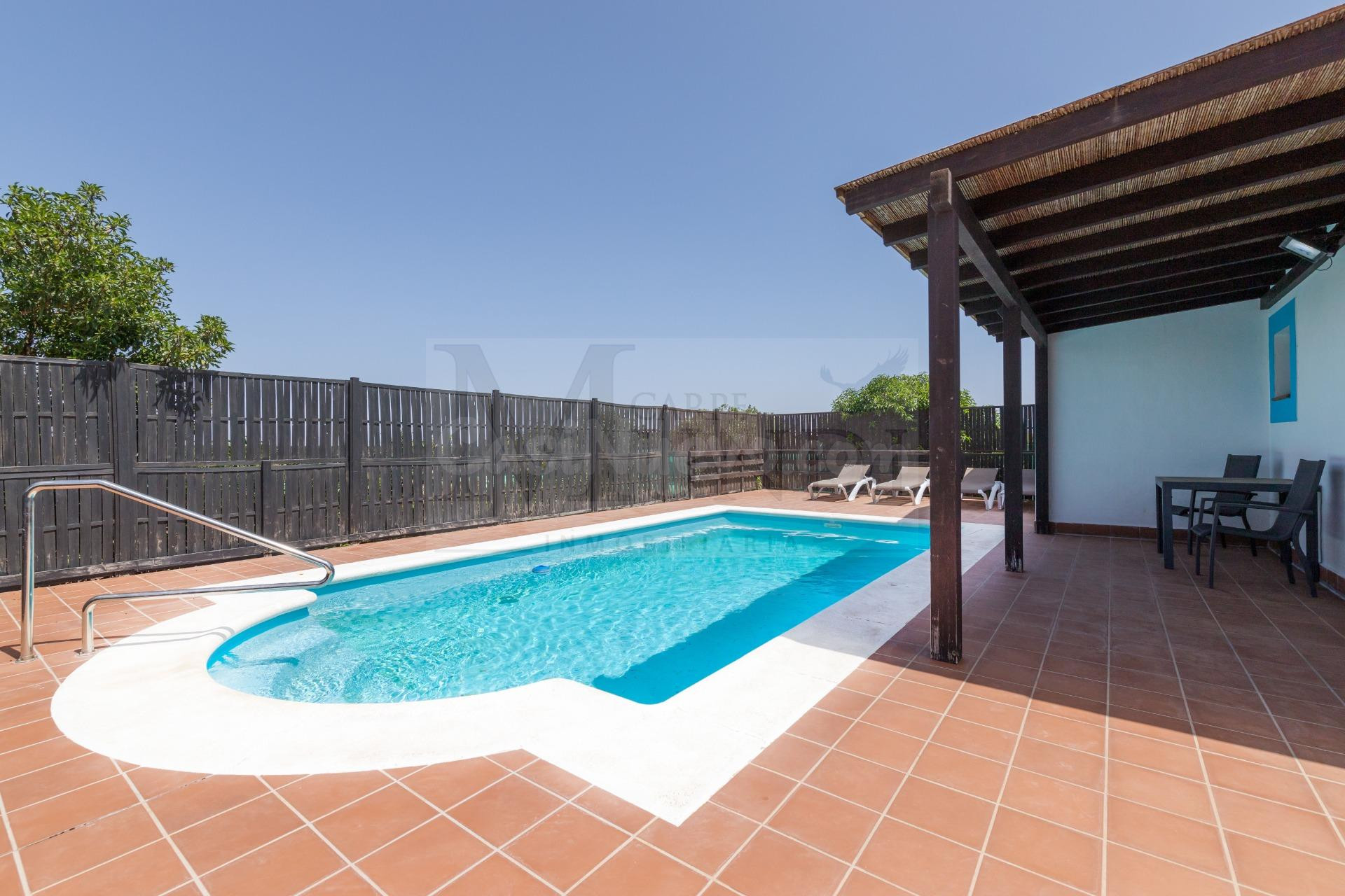 CHALET CON PISCINA PRIVADA EN VILLAVERDE – AMPLIA PARCELA Y  - foto 3