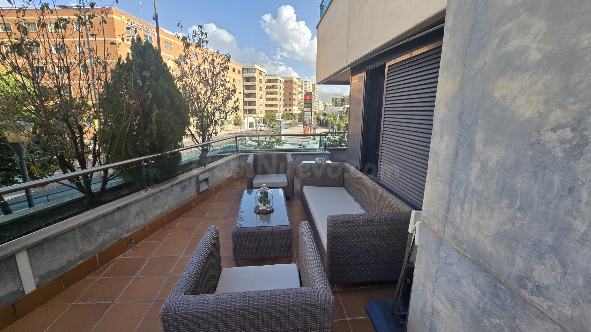 Espléndido Piso en Granada - Arabial con Piscina y Parking - foto 4
