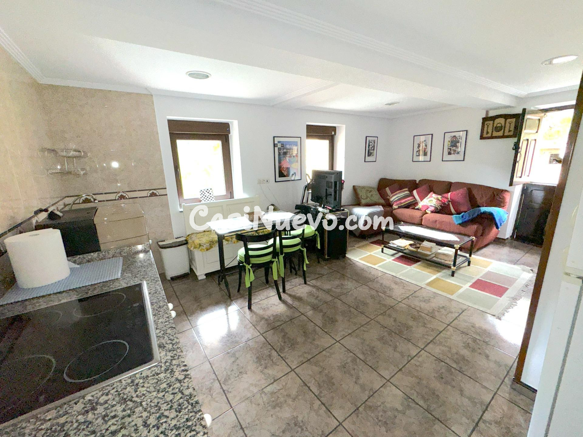 CASA DE DOS PLANTAS, 3 habitaciones Y 2 BAÑOS, CON ALMACÉN Y