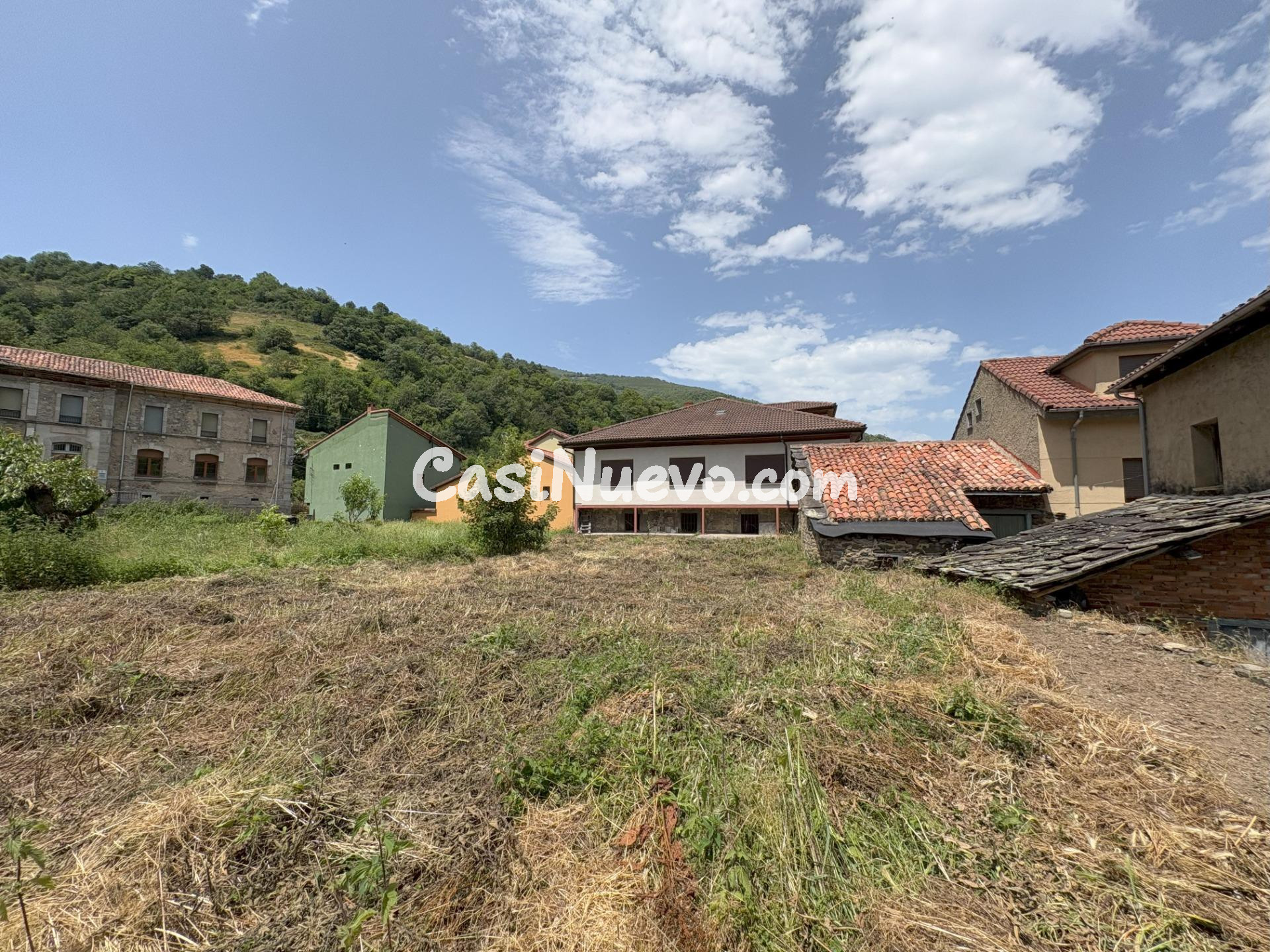 CASA INDEPENDIENTE CON 12 habitaciones, 4 BAÑOS Y 750 METROS - foto 4