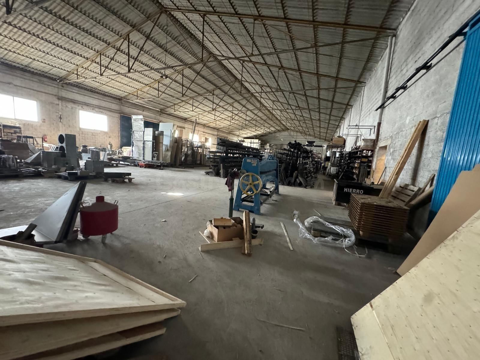 Versatile Industrial Warehouse for Sale – Ideal for Diverse Business Needs