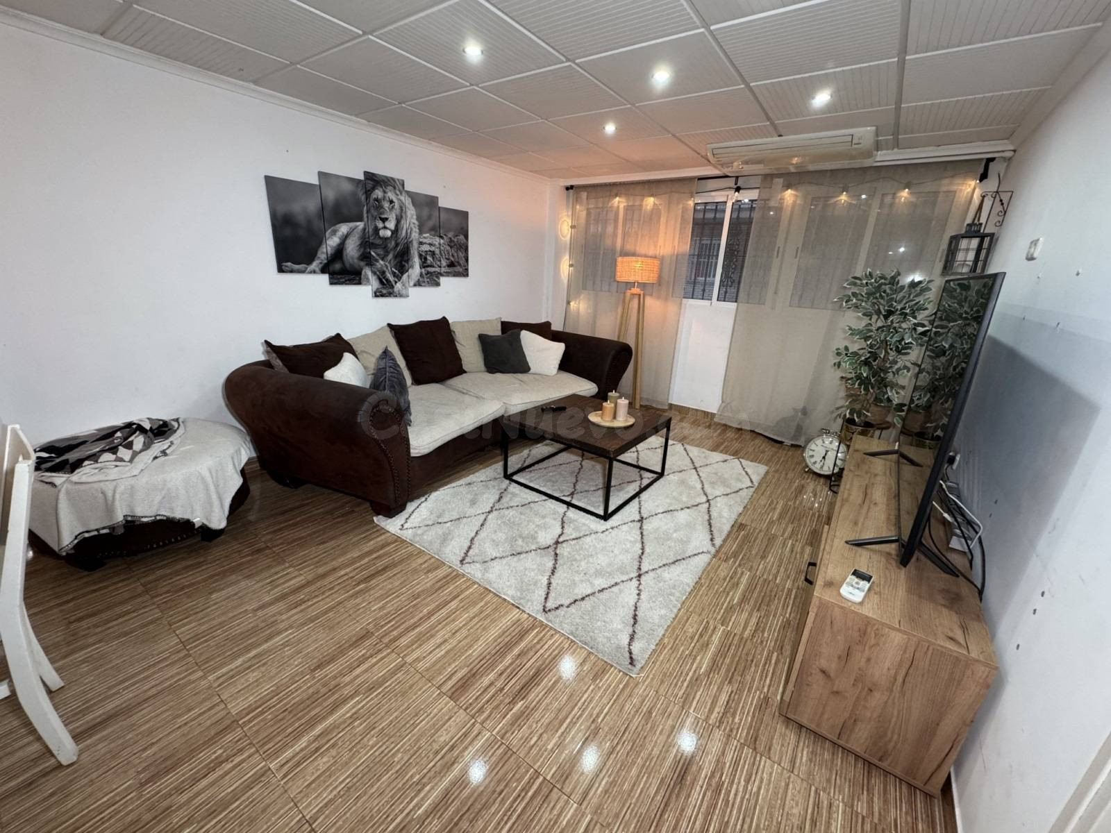 Se vende piso bajo céntrico en Torrevieja - foto 2