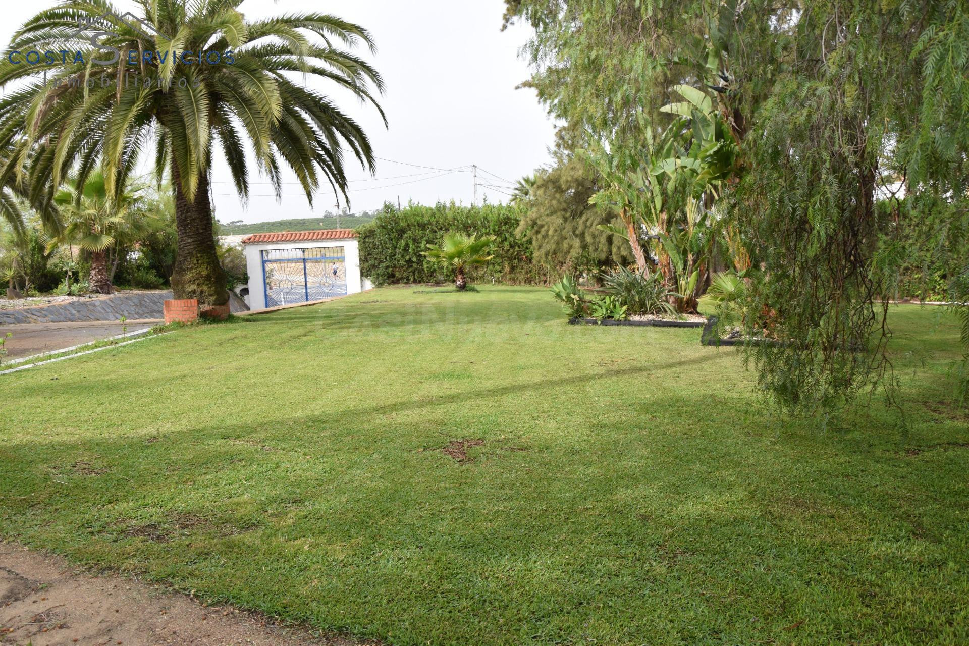Chalet con casa invitados y piscina - foto 4
