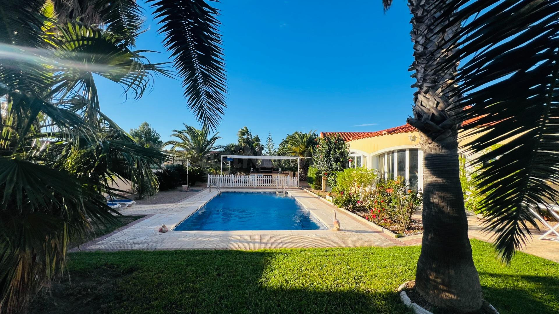 Chalet con encanto en Miami Playa