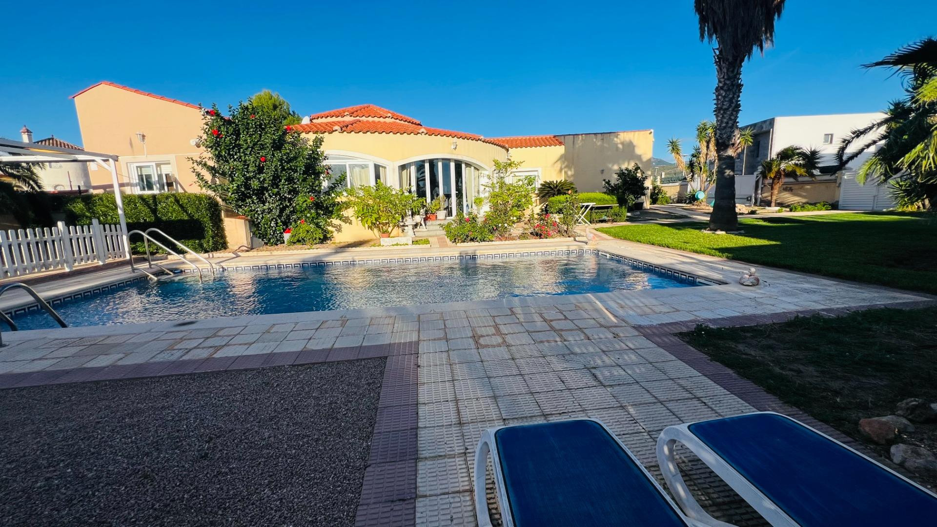 Chalet con encanto en Miami Playa - foto 4