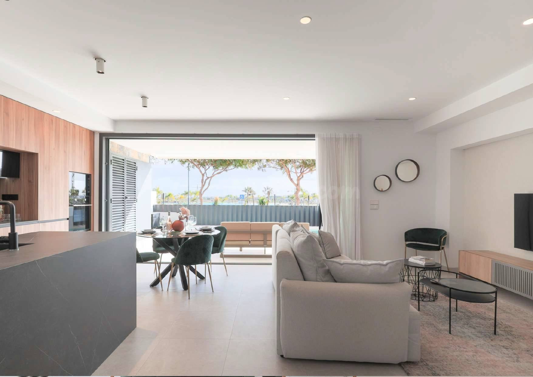 Nueva Villa de Diseño en Santa Rosalía Lake