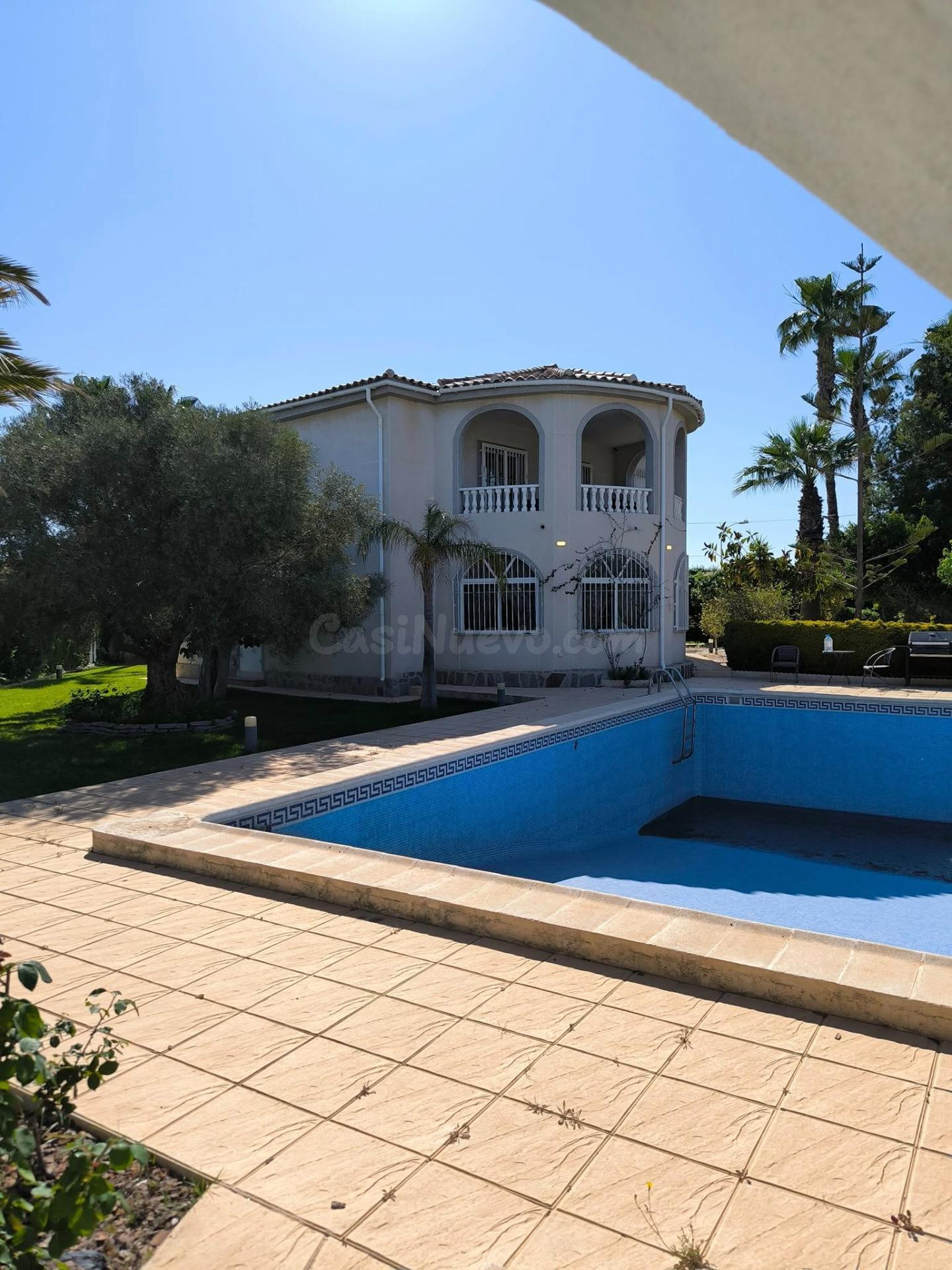 Gran chalet familiar en parcela de 1100 m2 con piscina priva - foto 4
