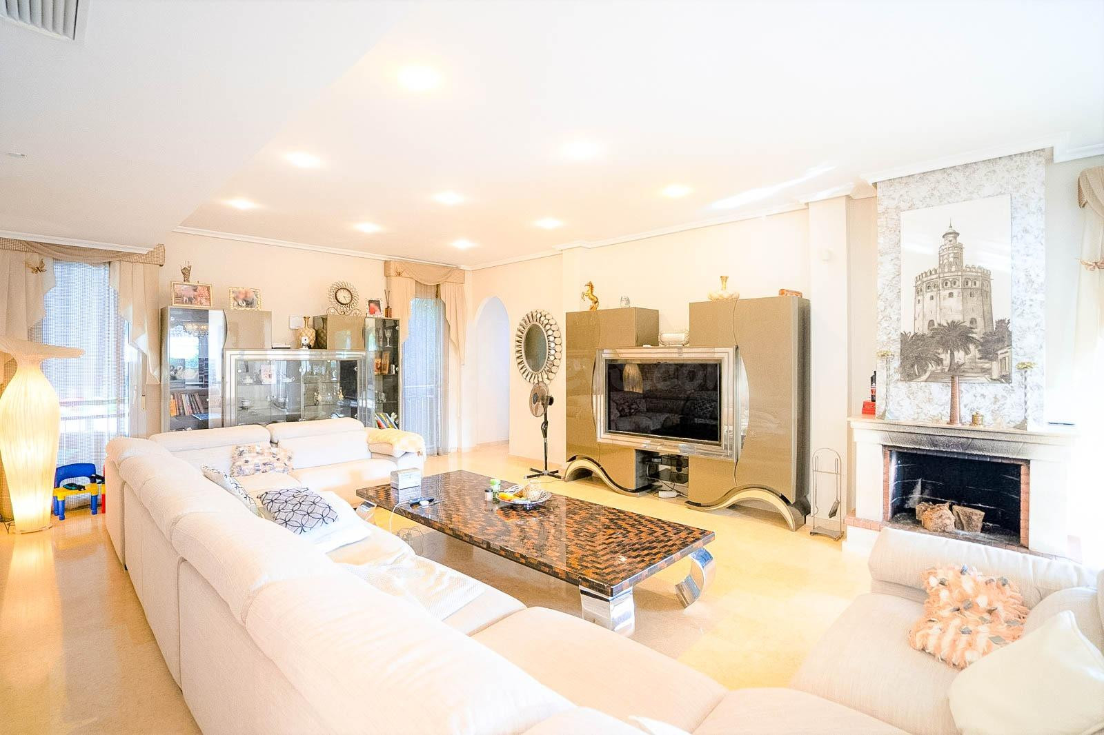 Villa de 5 dormitorios a 250 m de la playa de La Mata con pi - foto 4