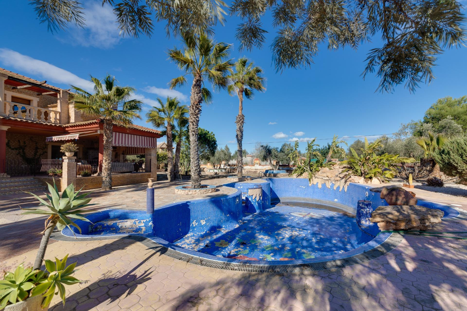 FINCA RUSTICA CON CHALET DE LUJO EN LOS MONTESINOS