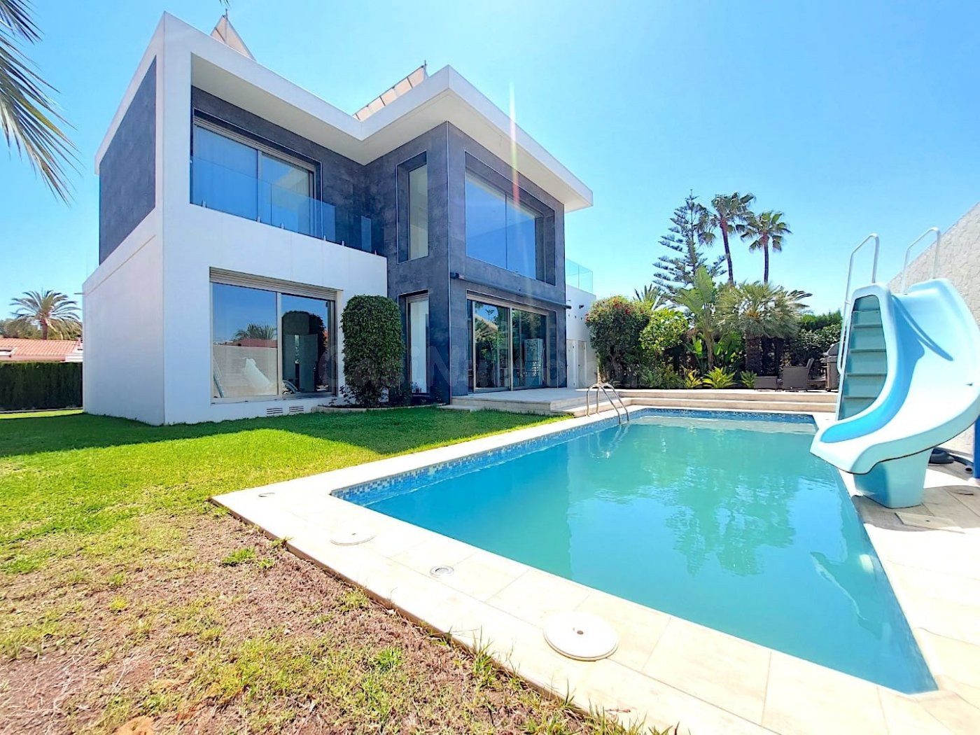Chalet de lujo en zona los ángeles cercano a todo