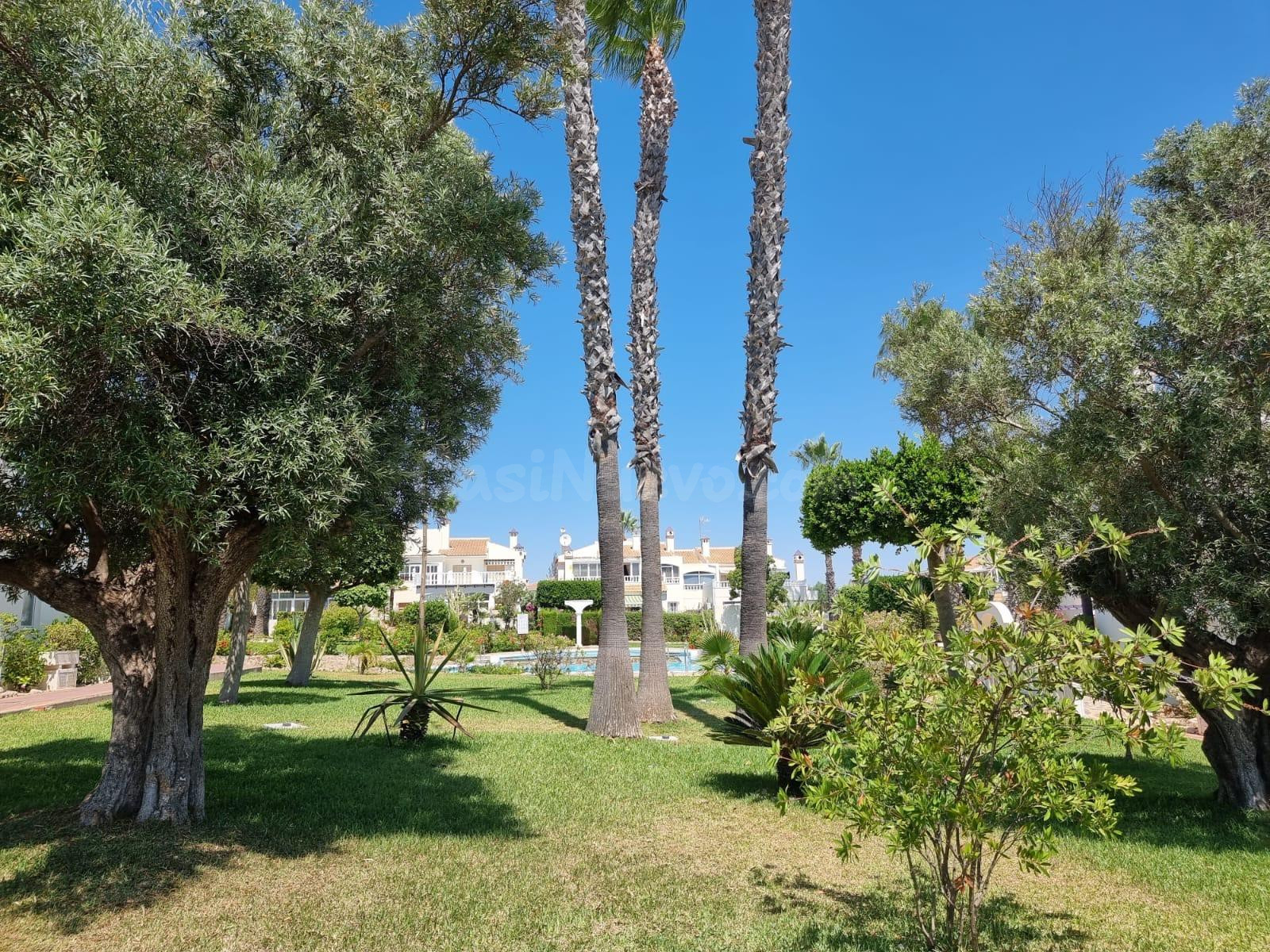 PLANTA BAJA DE 2 DORMITORIOS CON JARDÍN Y PISCINA COMUNITARI - foto 4