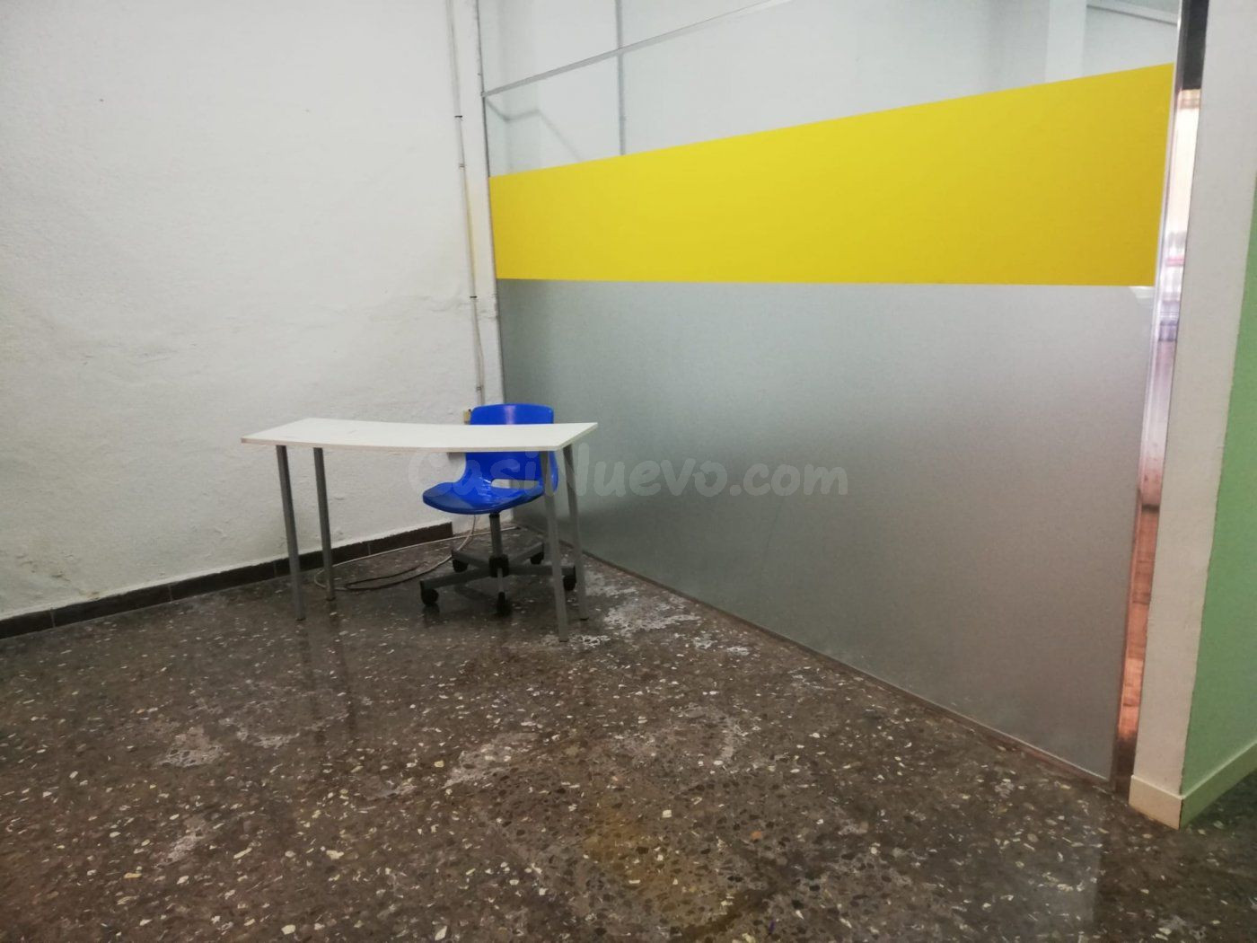 Amplio Local Comercial en Alquiler en El Botanic, Valencia - foto 2