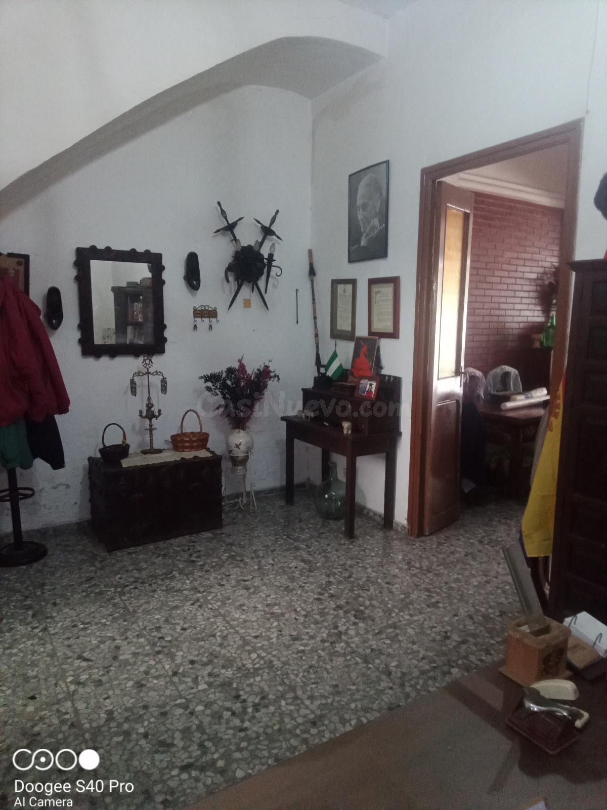CASA UNIFAMILIAR HISTÓRICA PARA REFORMAR O CONSTRUIR - foto 2