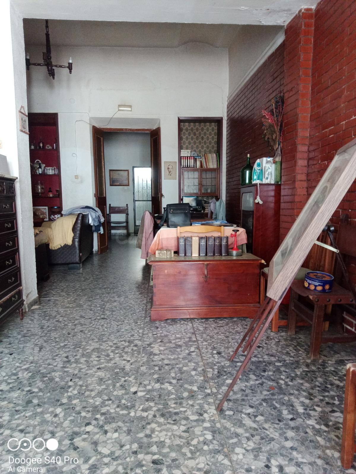 CASA UNIFAMILIAR HISTÓRICA PARA REFORMAR O CONSTRUIR - foto 3
