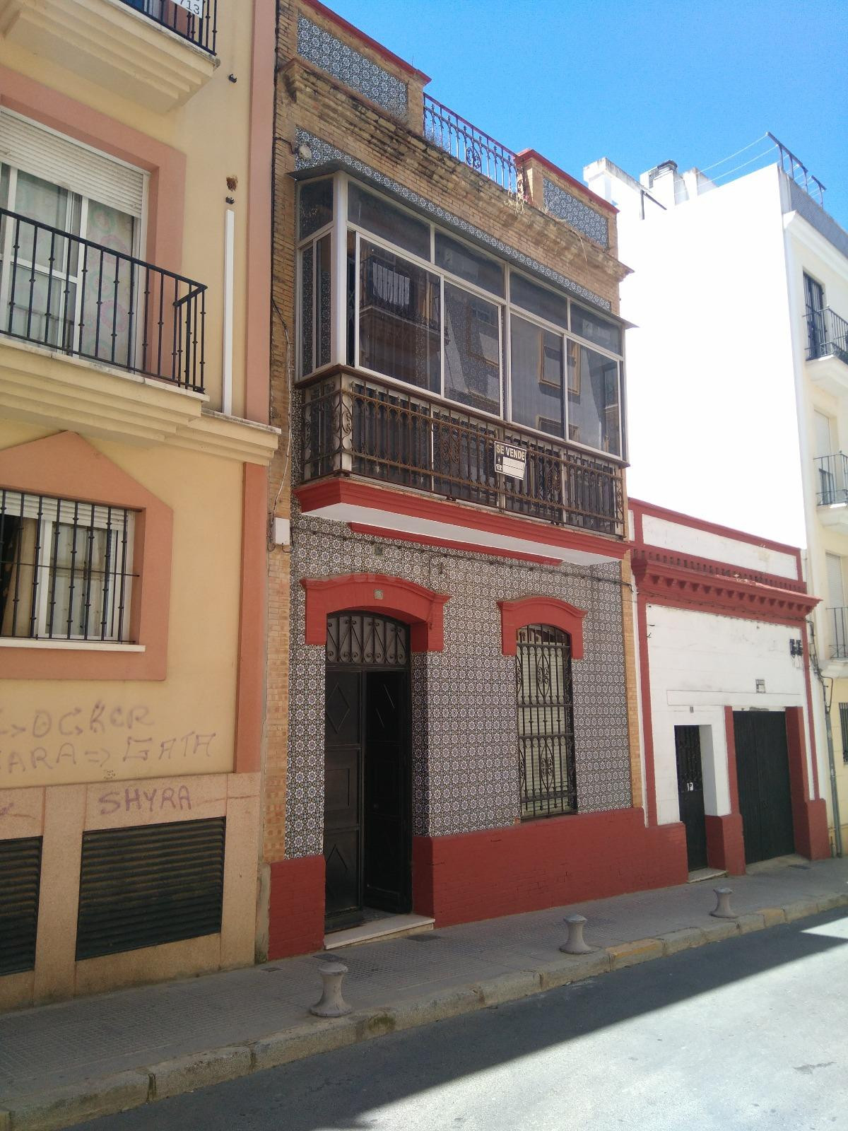 CASA UNIFAMILIAR HISTÓRICA PARA REFORMAR O CONSTRUIR - foto 5