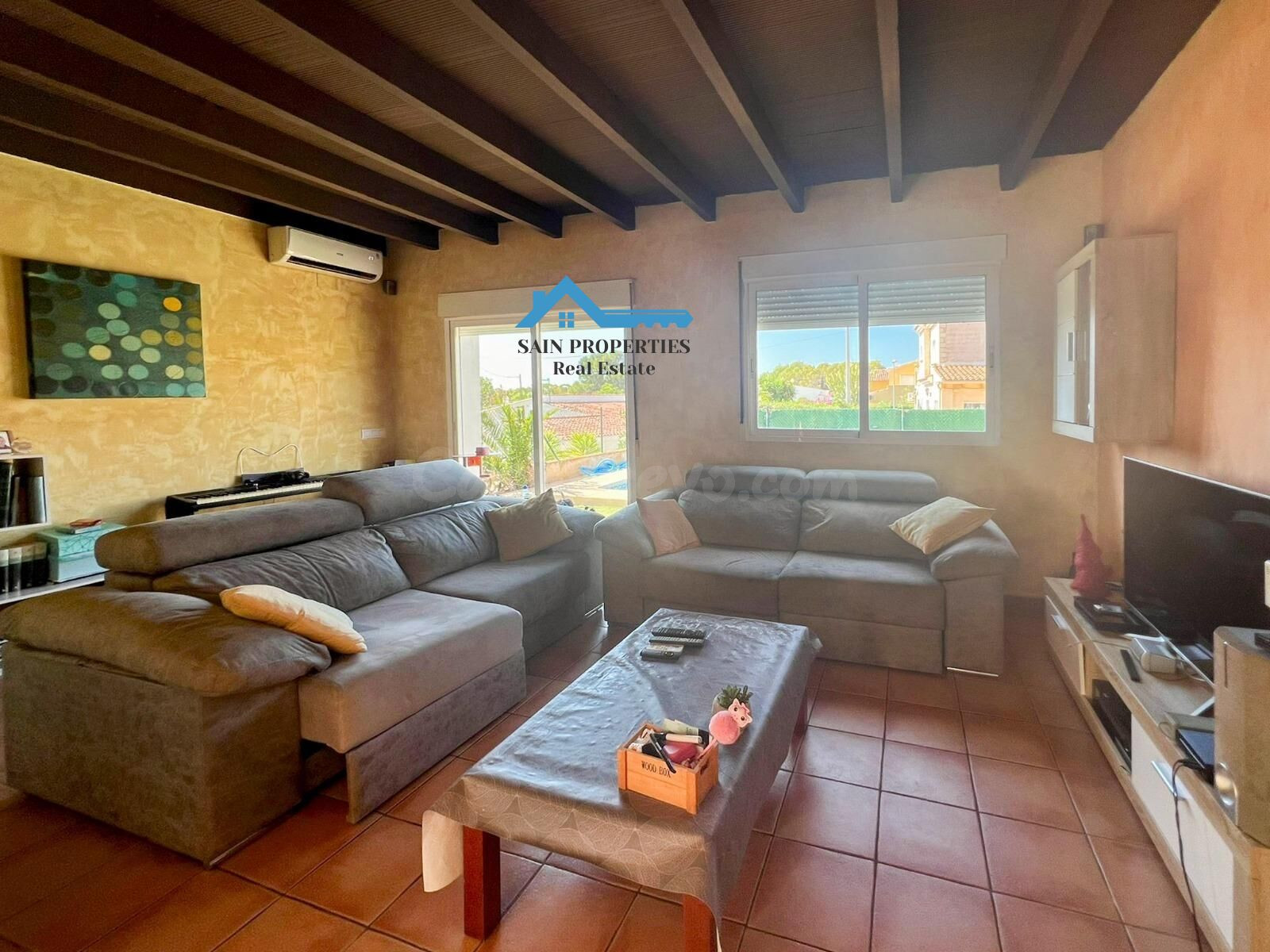 Chalet independiente en parcela llana con piscina privada en - foto 3