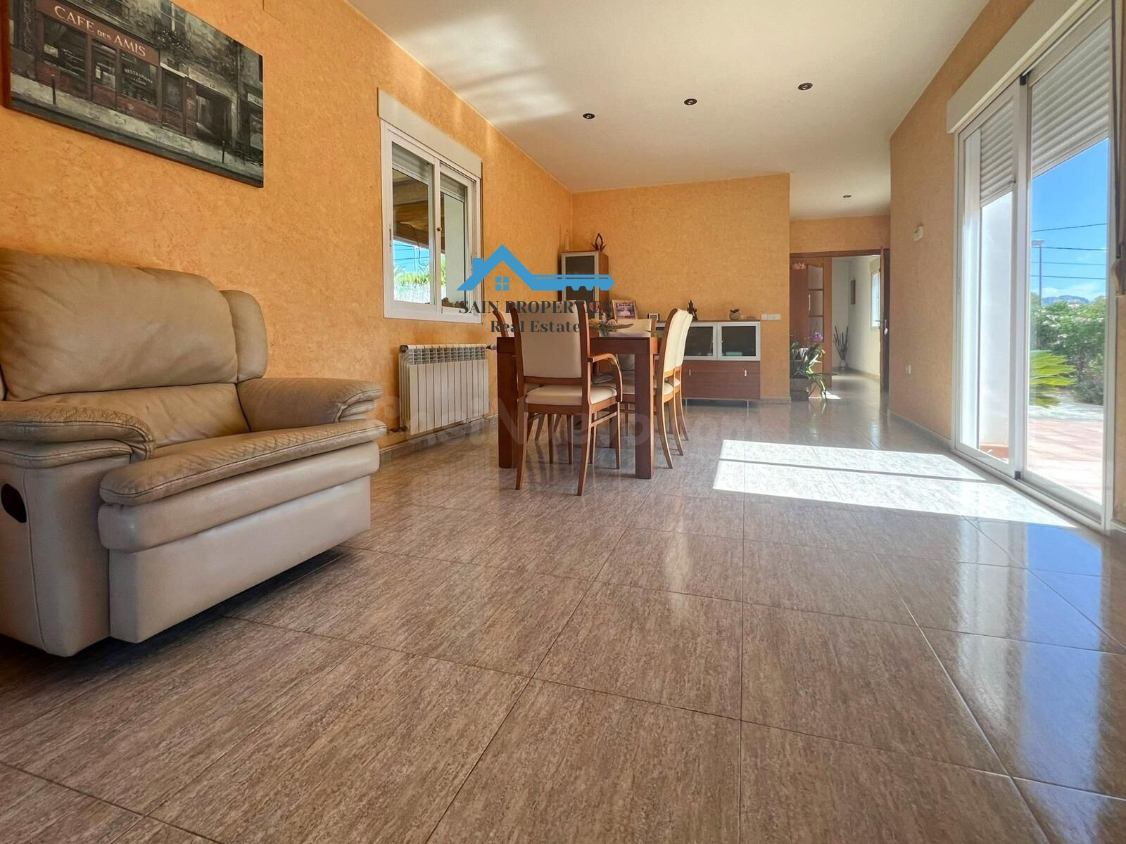 Chalet independiente en parcela llana con piscina privada en - foto 5