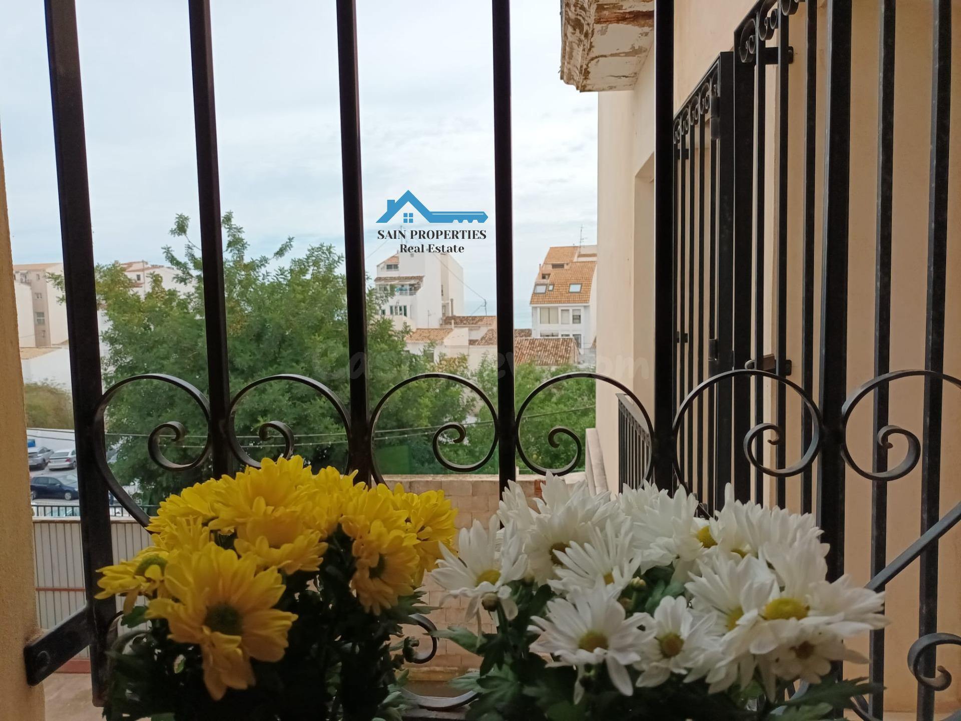 Apartamento con encanto mediterráneo y alma rústica en pleno - foto 2