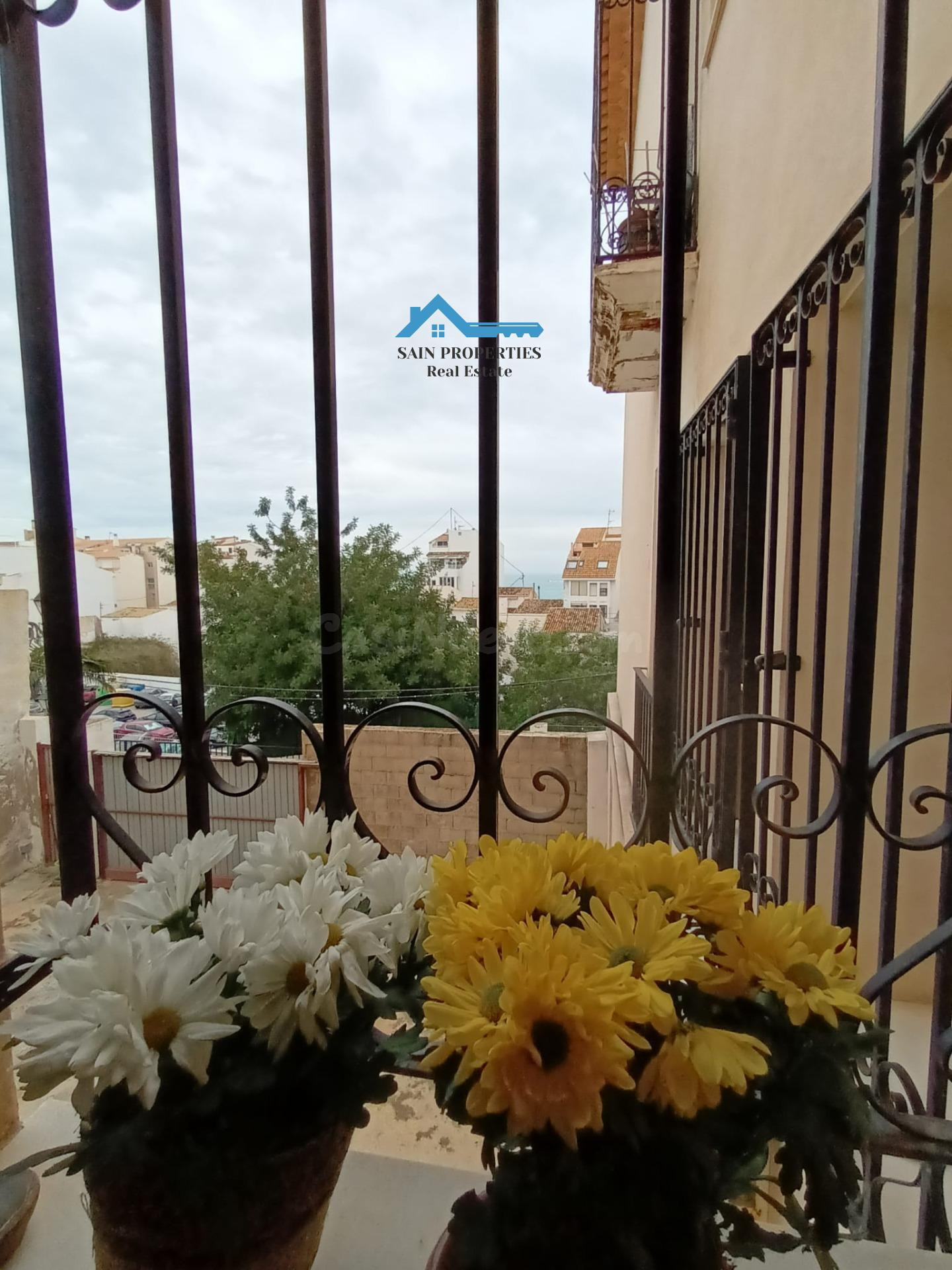Apartamento con encanto mediterráneo y alma rústica en pleno - foto 4