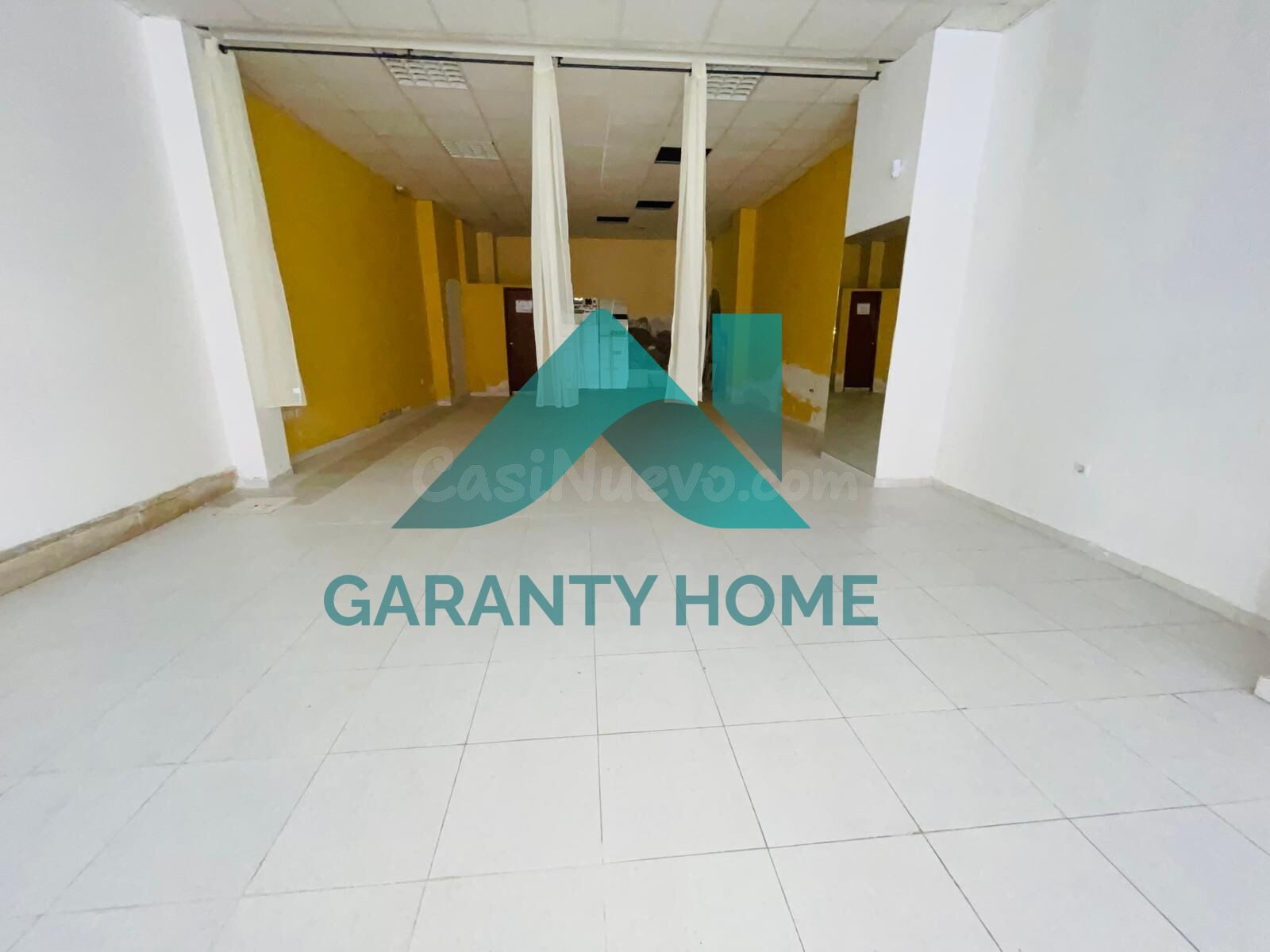 🏢 SE ALQUILA LOCAL COMERCIAL EN ZONA CENTRO – AMPLIO Y LUMIN - foto 2