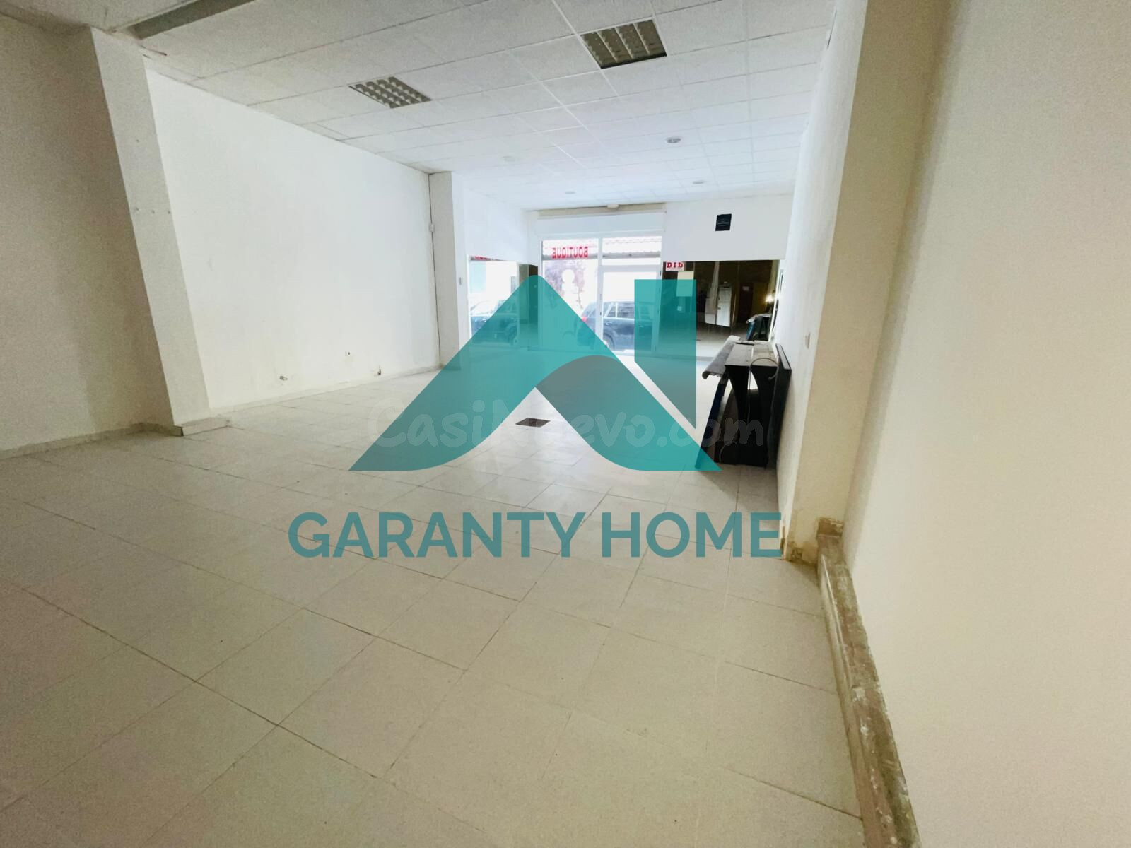 🏢 SE ALQUILA LOCAL COMERCIAL EN ZONA CENTRO – AMPLIO Y LUMIN - foto 5