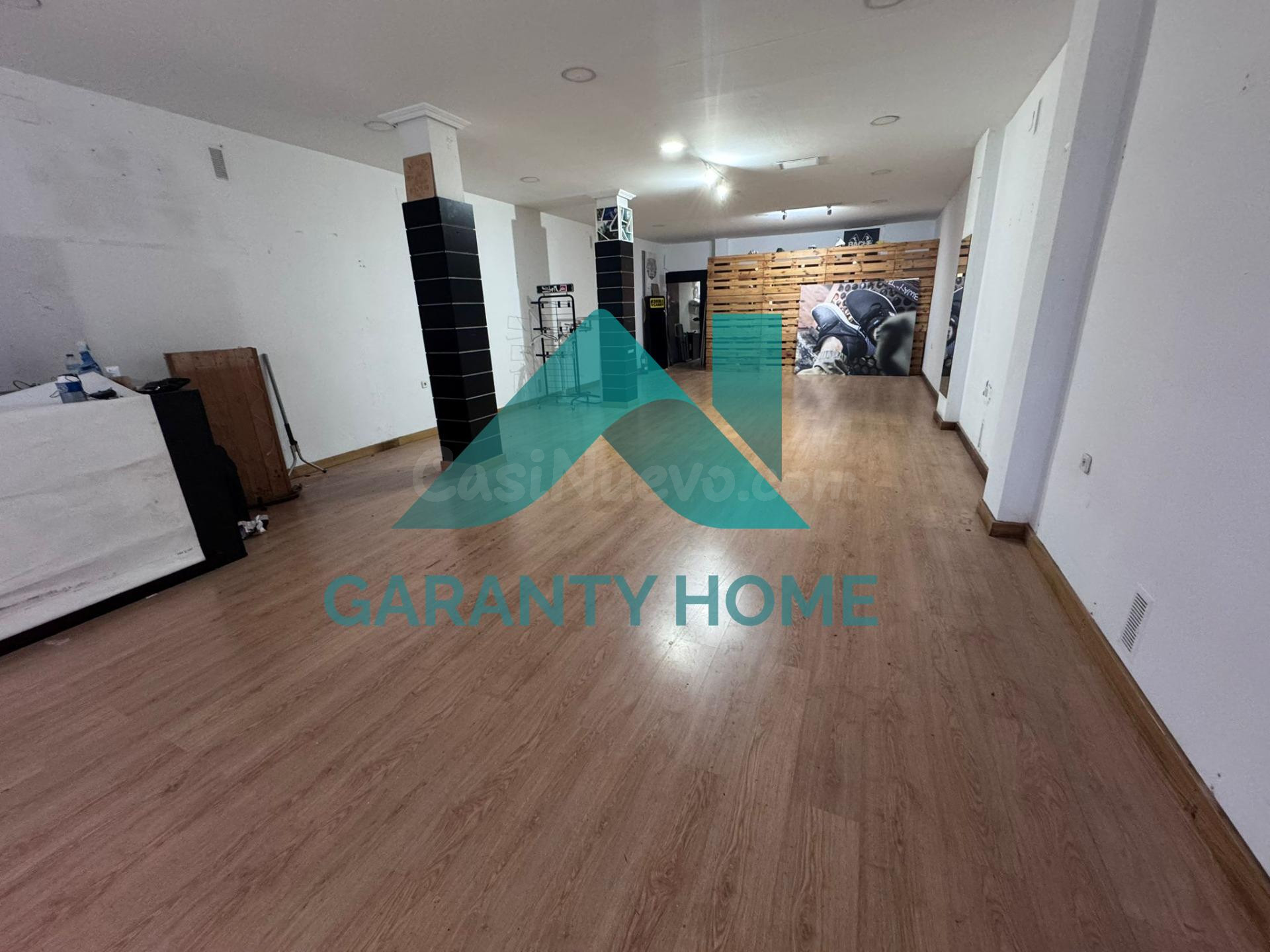 🏢 SE ALQUILA LOCAL COMERCIAL EN ZONA CENTRO – AMPLIO Y LUMIN - foto 2