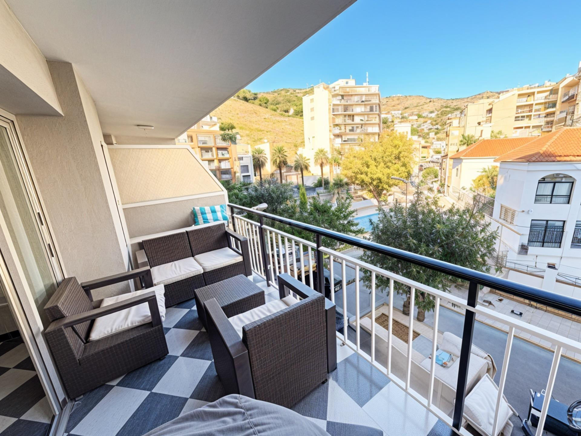 Vivienda reformada en pleno centro turístico de Cullera, a u