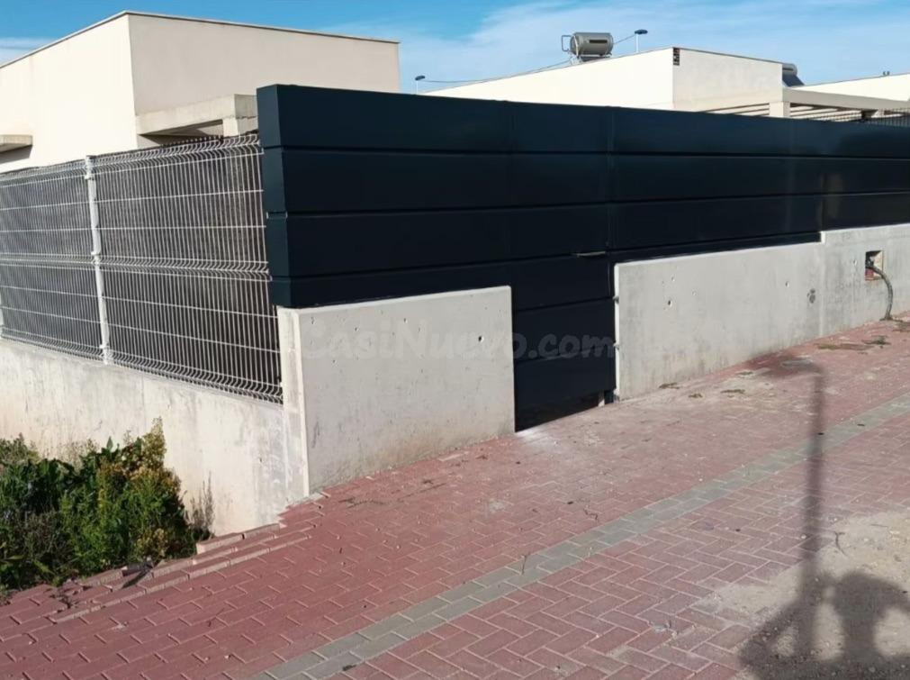 Tu Refugio Perfecto: Chalet en Urbanización Los Conejos - foto 3