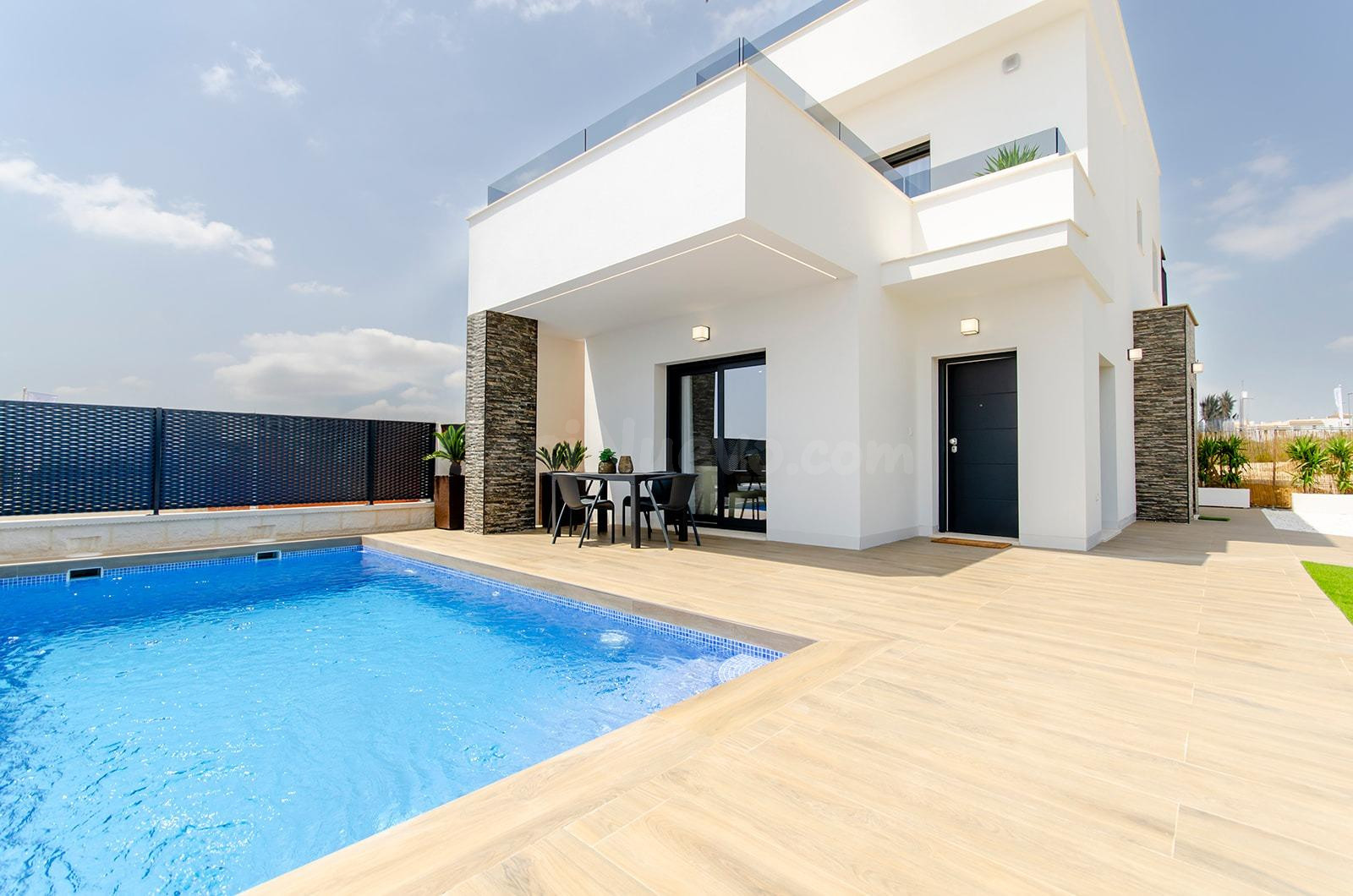 Descubre tu Impresionante Villa Independiente en Vistabella  - foto 2