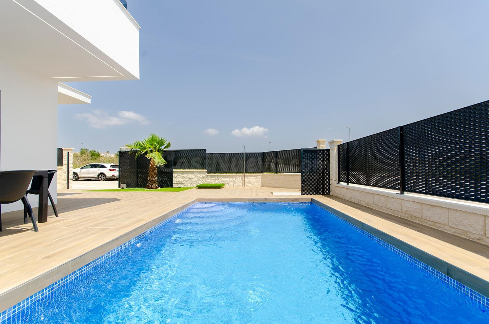 Descubre tu Impresionante Villa Independiente en Vistabella  - foto 5