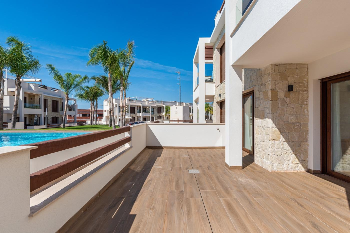 BUNGALOW PLANTA BAJA EN RESIDENCIAL DE LUJO