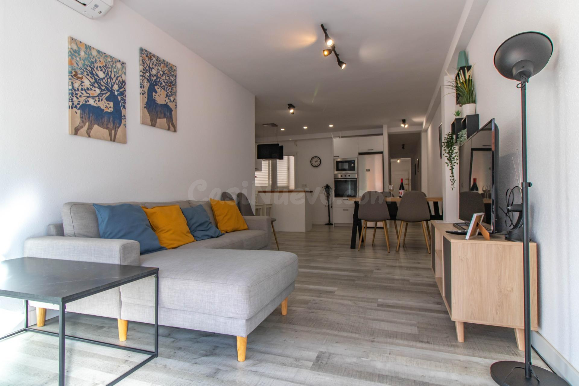 Impresionante apartamento en primera linea con licencia turí - foto 2