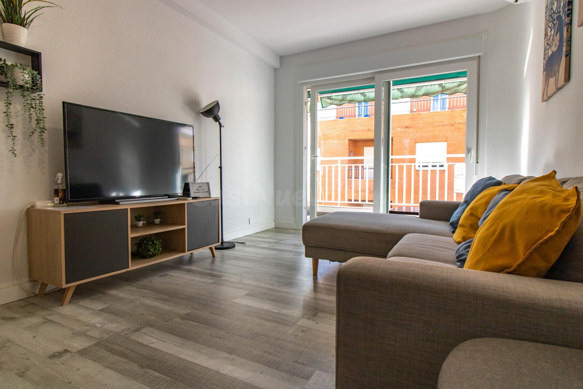 Impresionante apartamento en primera linea con licencia turí - foto 3