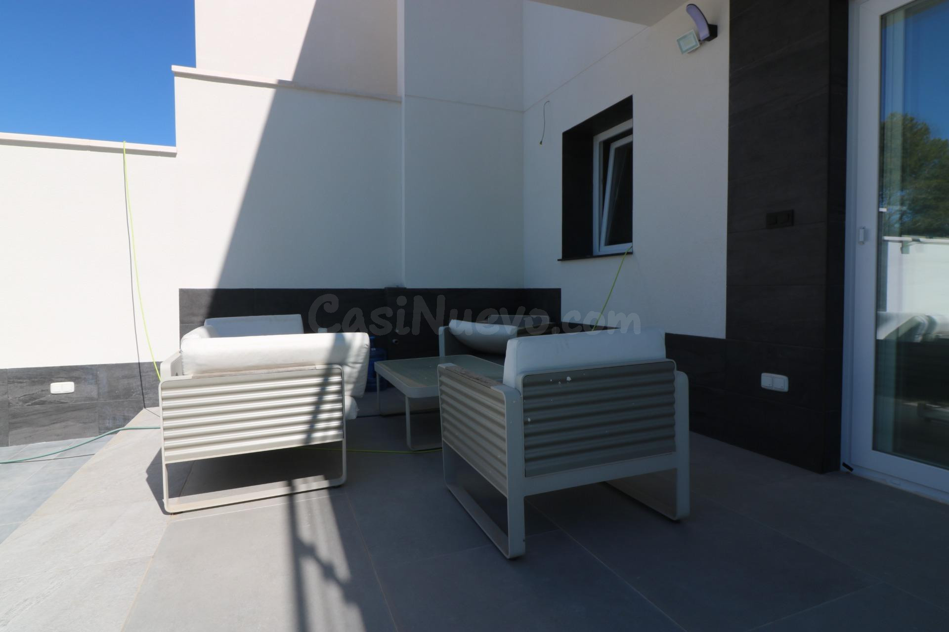 "Villa de Lujo de Estilo Moderno con Piscina Propia en la Zo - foto 4