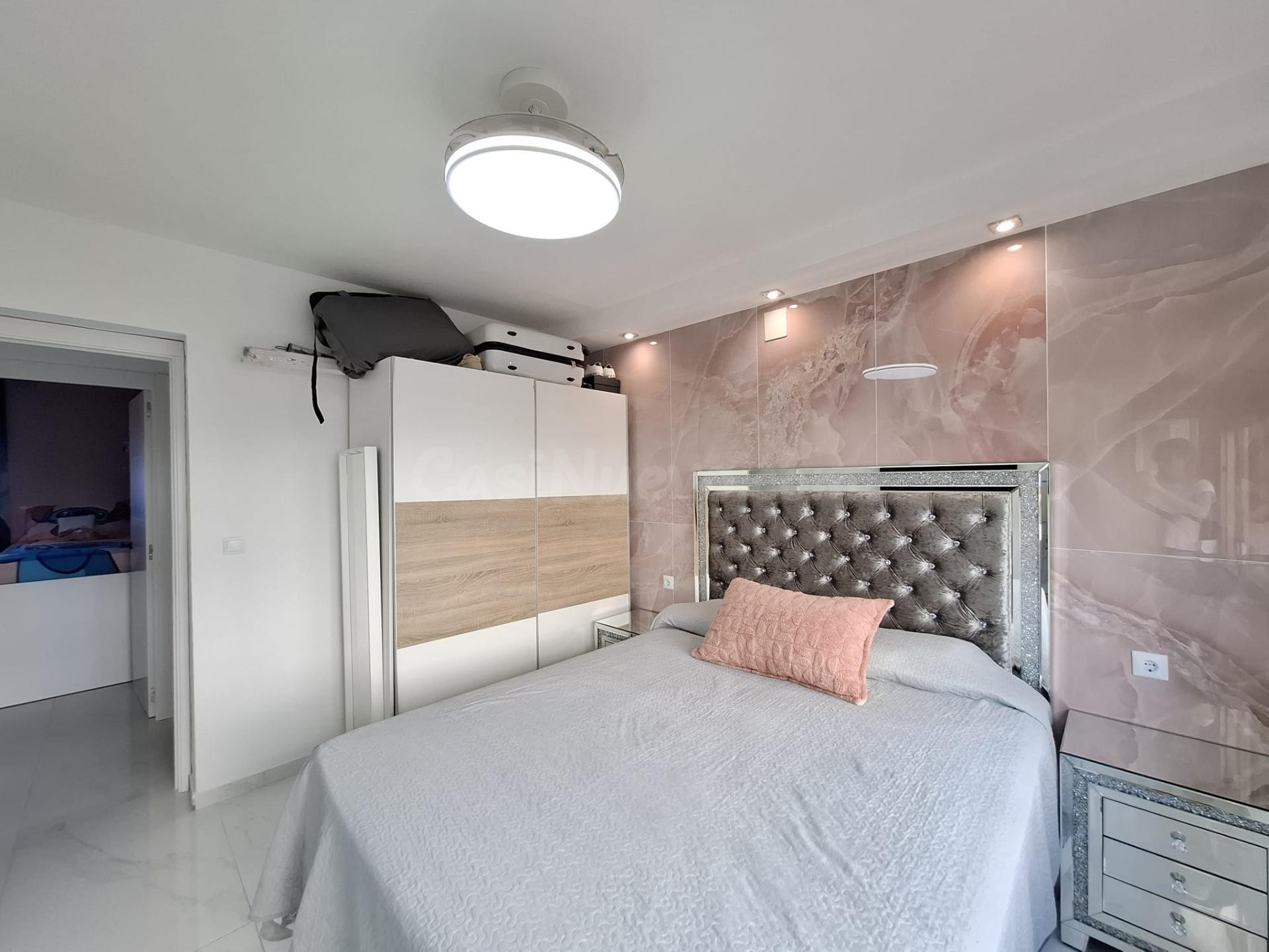 Impecable piso reformado de 3 habitaciones en San Pedro Alcá - foto 3