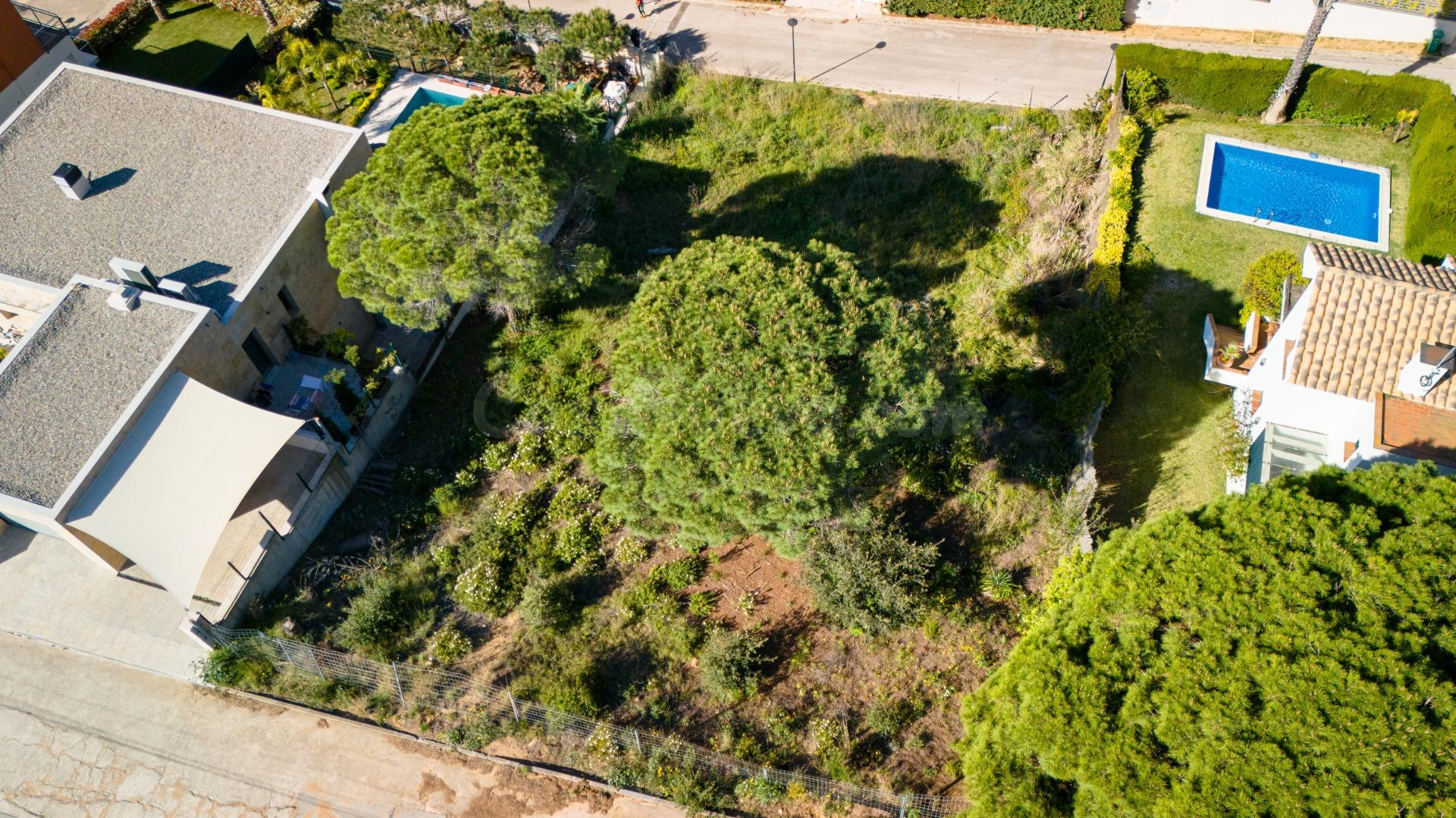 Terreno en Montgoda con vistas al mar - foto 2