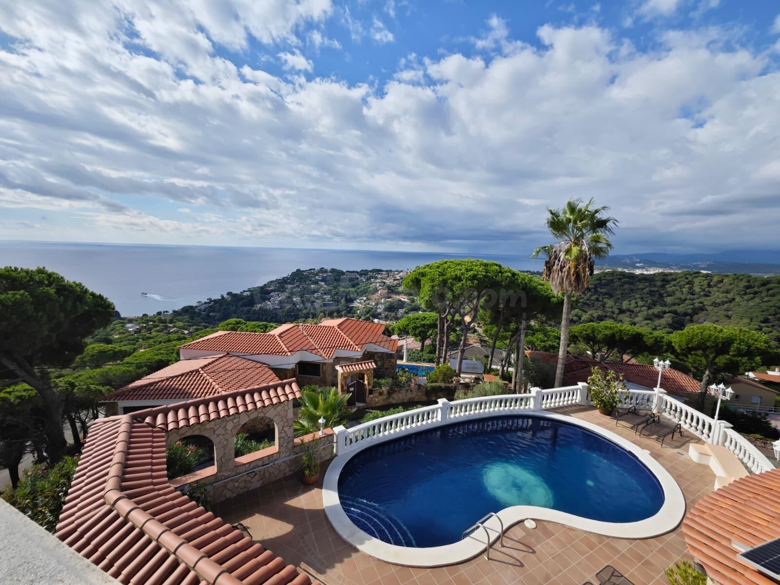 Gran casa con vistas espectaculares al mar en Font de Sant L - foto 3