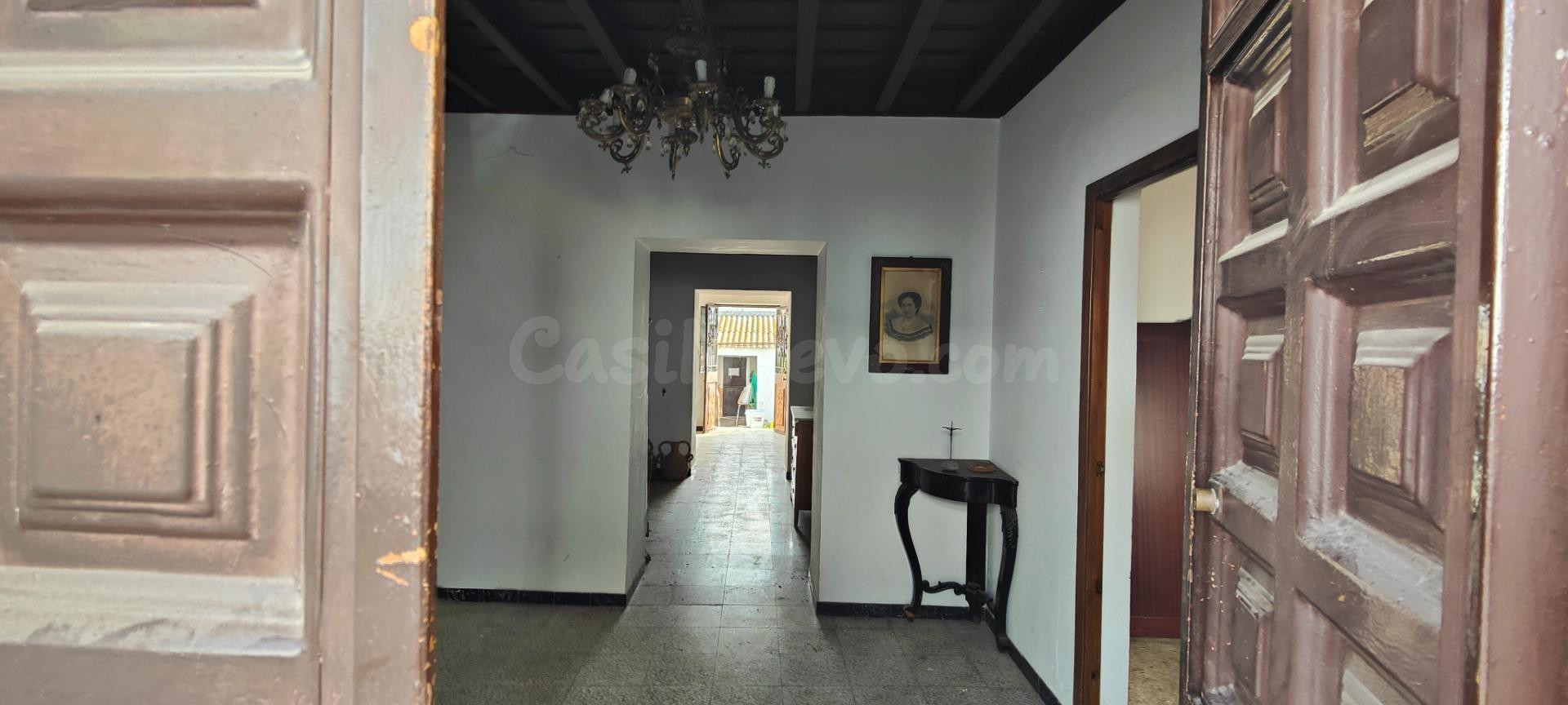 Casa rústica en Villanueva de los Castillejos - foto 4