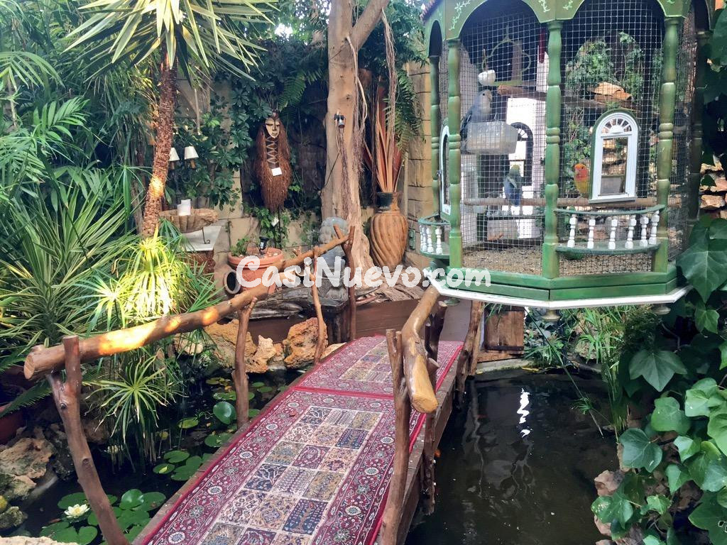 Oportunidad de Inversión: Bar de Cócteles Único con Alojamie