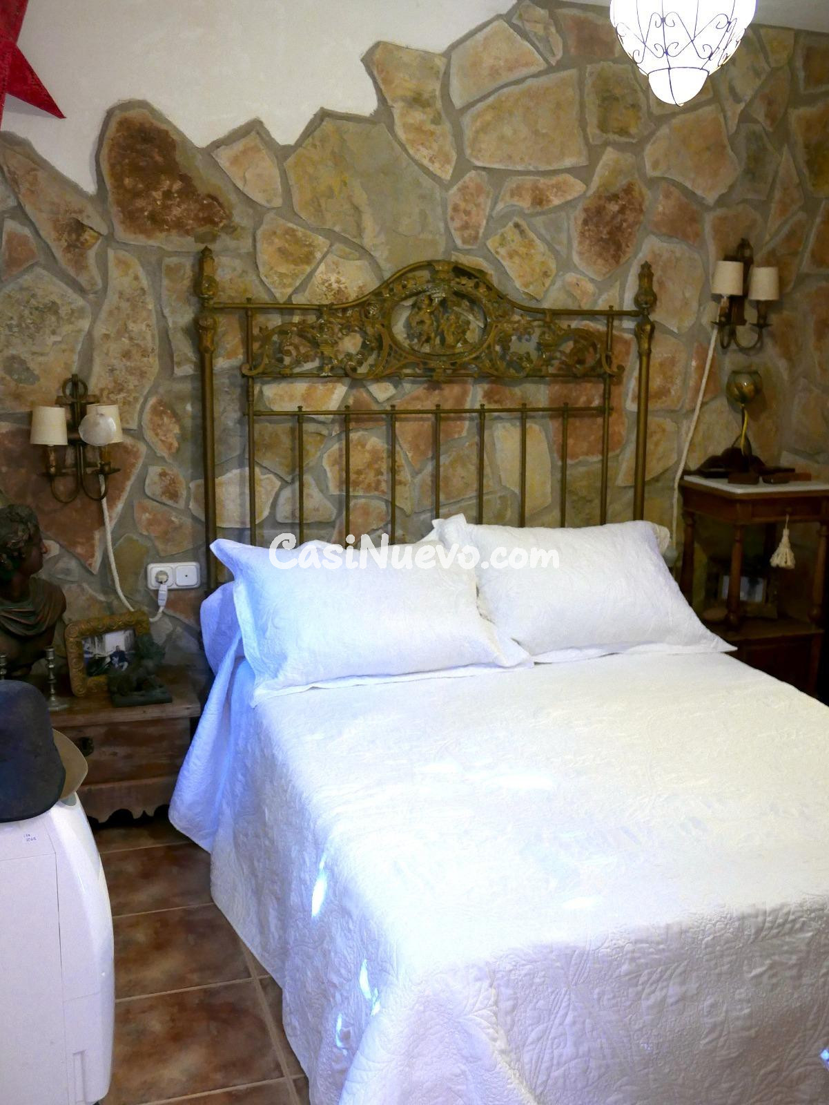 Oportunidad de Inversión: Bar de Cócteles Único con Alojamie - foto 14