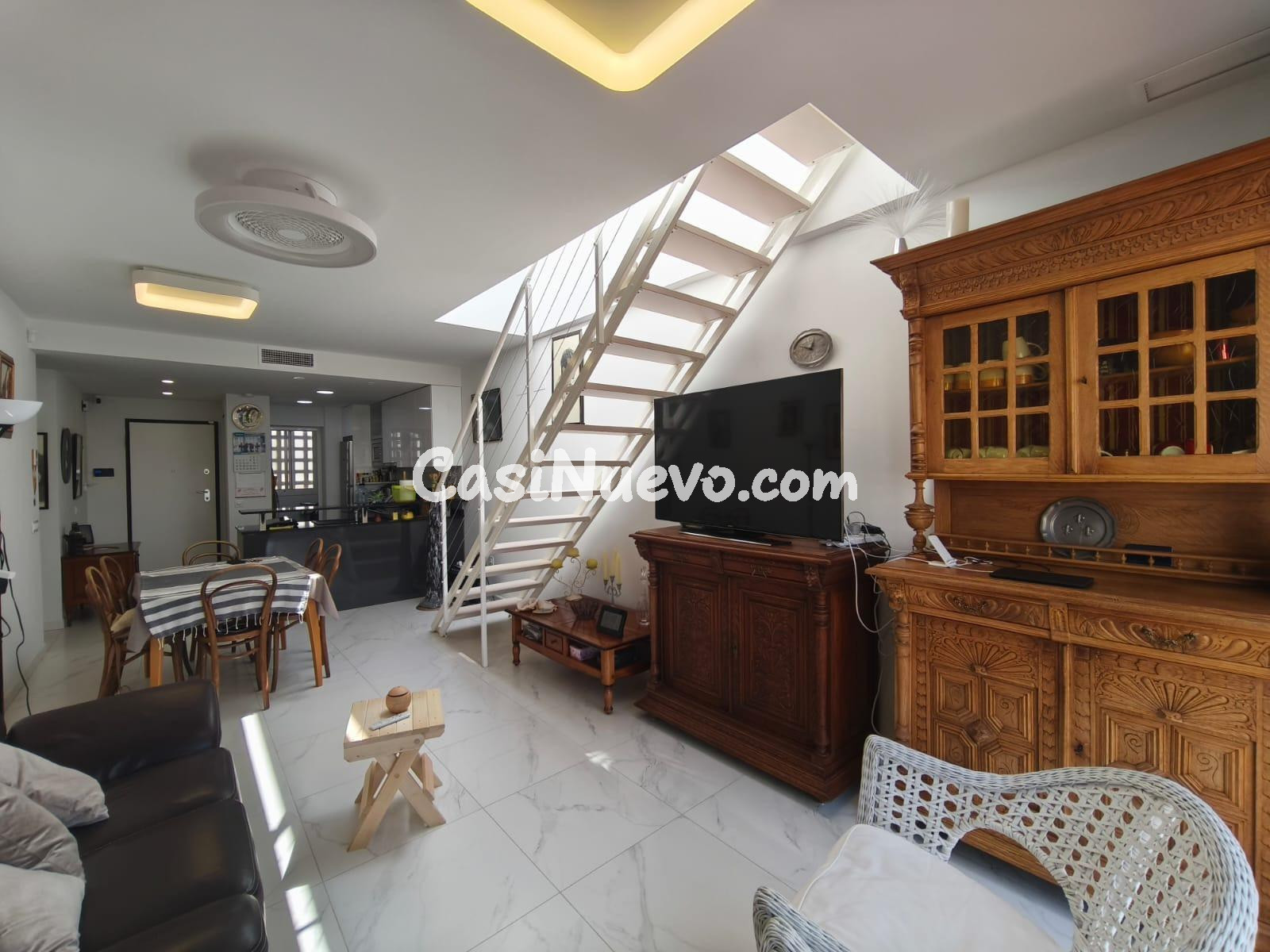 Ático con Vistas Panorámicas, Amplio Solárium y Zonas Comune - foto 6