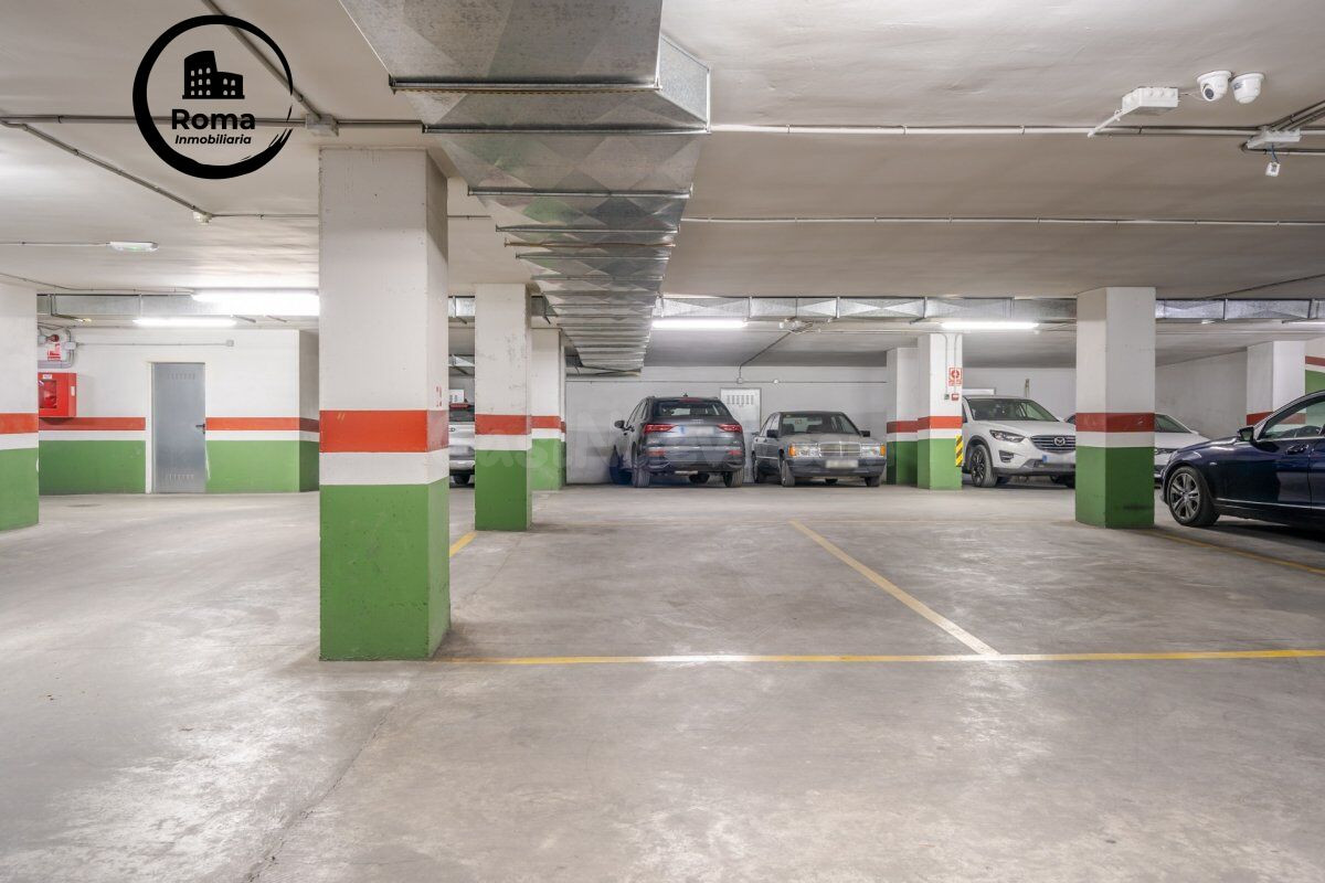 SE VENDEN 2 PLAZAS DE GARAJE. ZONA FORUM. 46.000 EUROS.