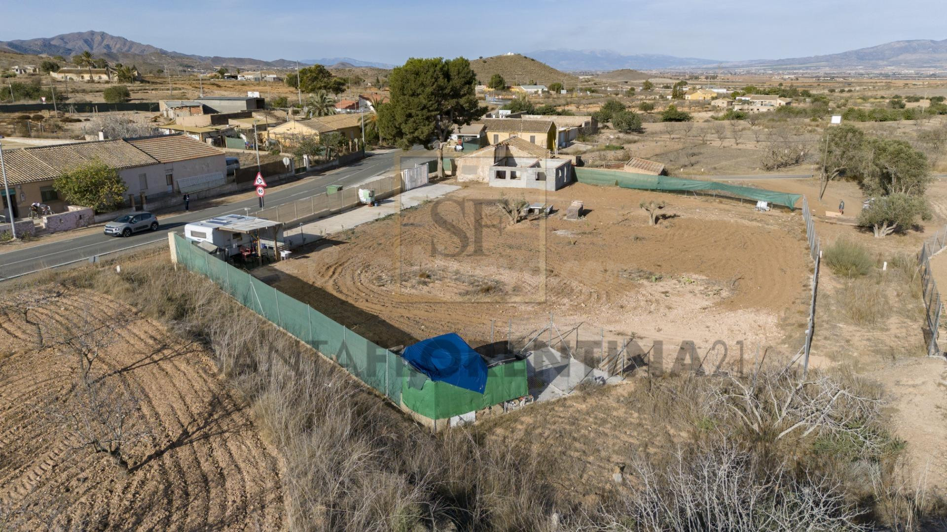 FINCA RUSTICA CON TERRENO URBANIZABLE HASTA 400M2 Y VIVIENDA