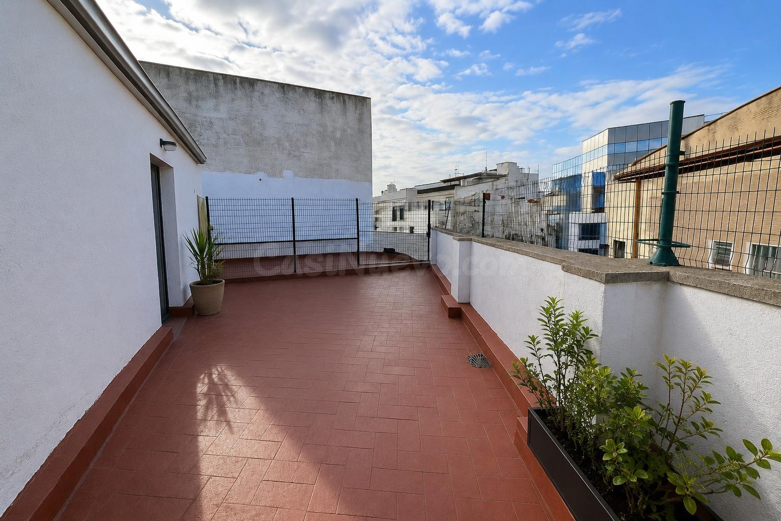 CASA EN VENTA EN LLANÇA CON LICENCIA TURÍSTICA