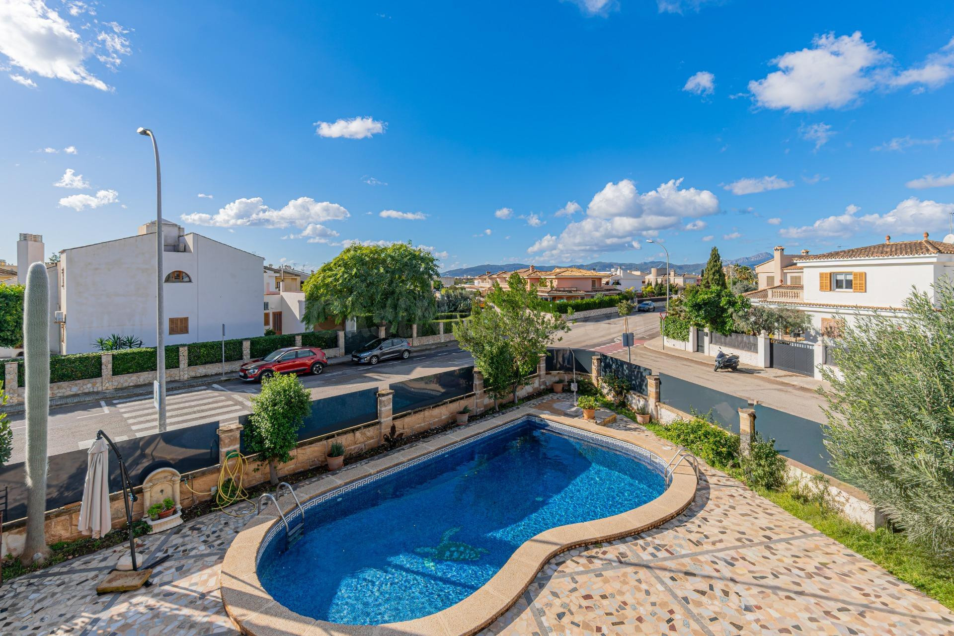 CHALET UNIFAMILIAR DUPLEX, CON PISCINA Y PARKING, EN PONT DI - foto 2